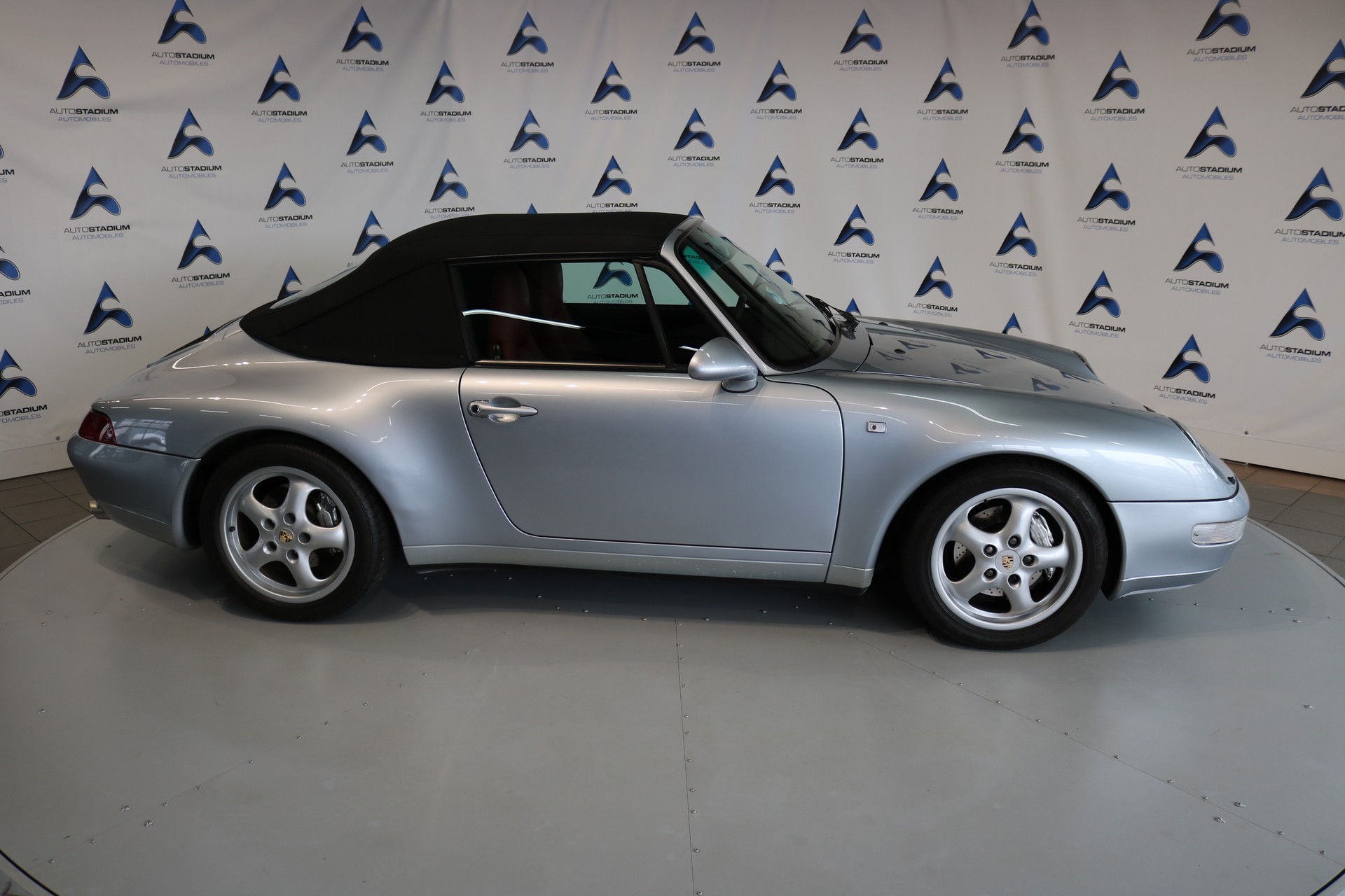 PORSCHE 911 Carrera 4 Cabrio-image-16