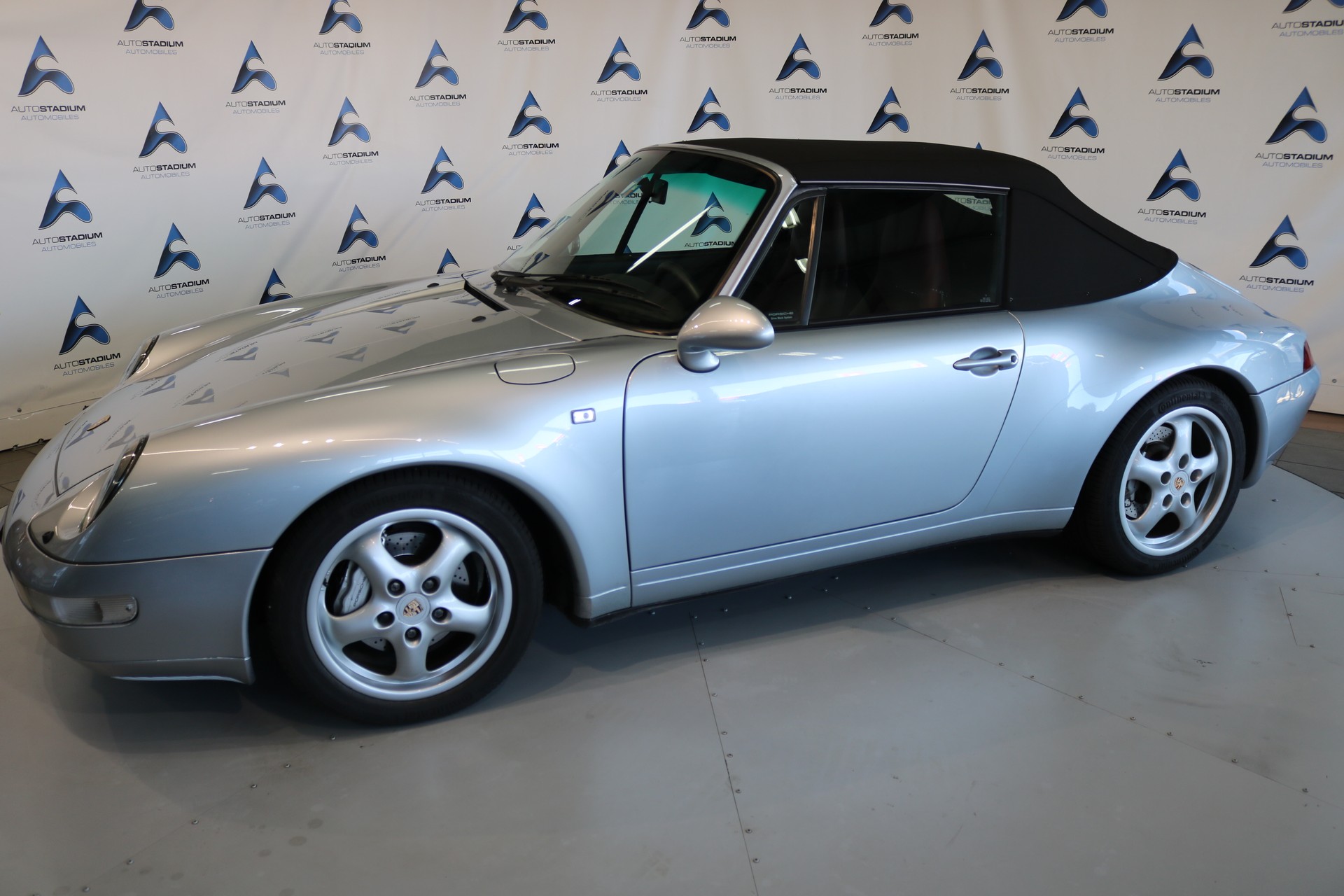 PORSCHE 911 Carrera 4 Cabrio-image-3