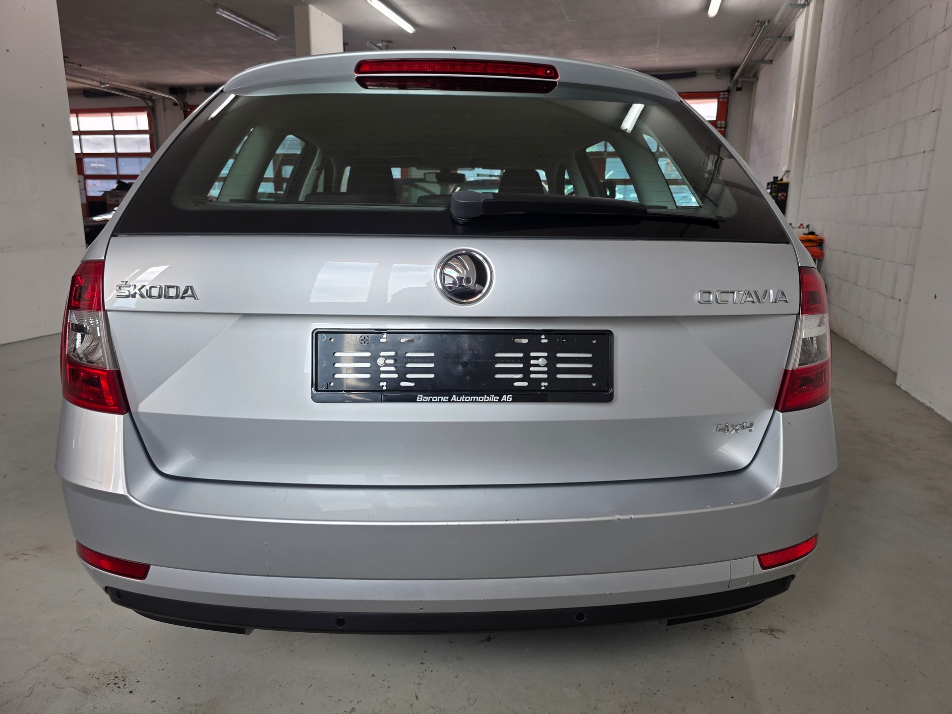 SKODA Octavia Combi 2.0 TDI Ambition 4x4 DSG-image-5