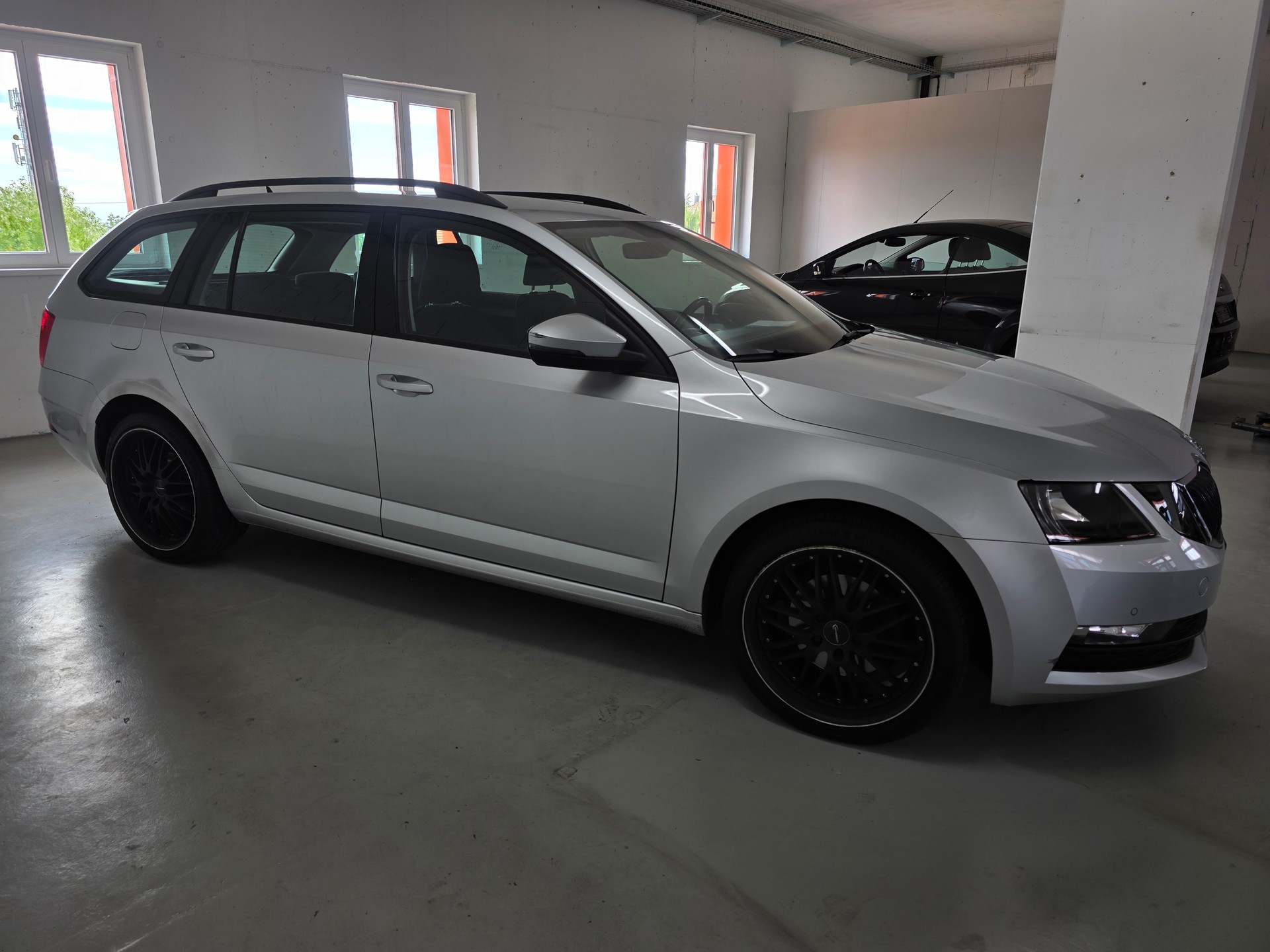 SKODA Octavia Combi 2.0 TDI Ambition 4x4 DSG-image-7