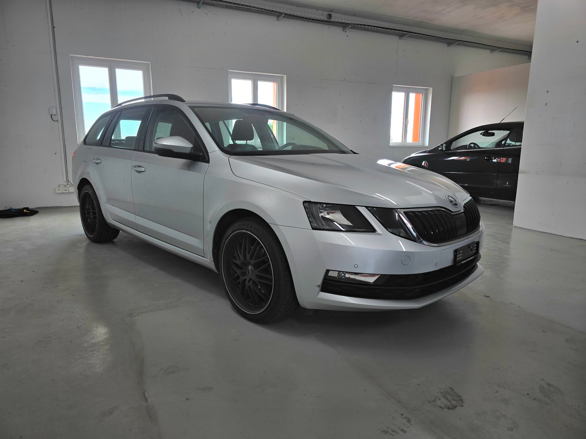 SKODA Octavia Combi 2.0 TDI Ambition 4x4 DSG-showroom-element-3