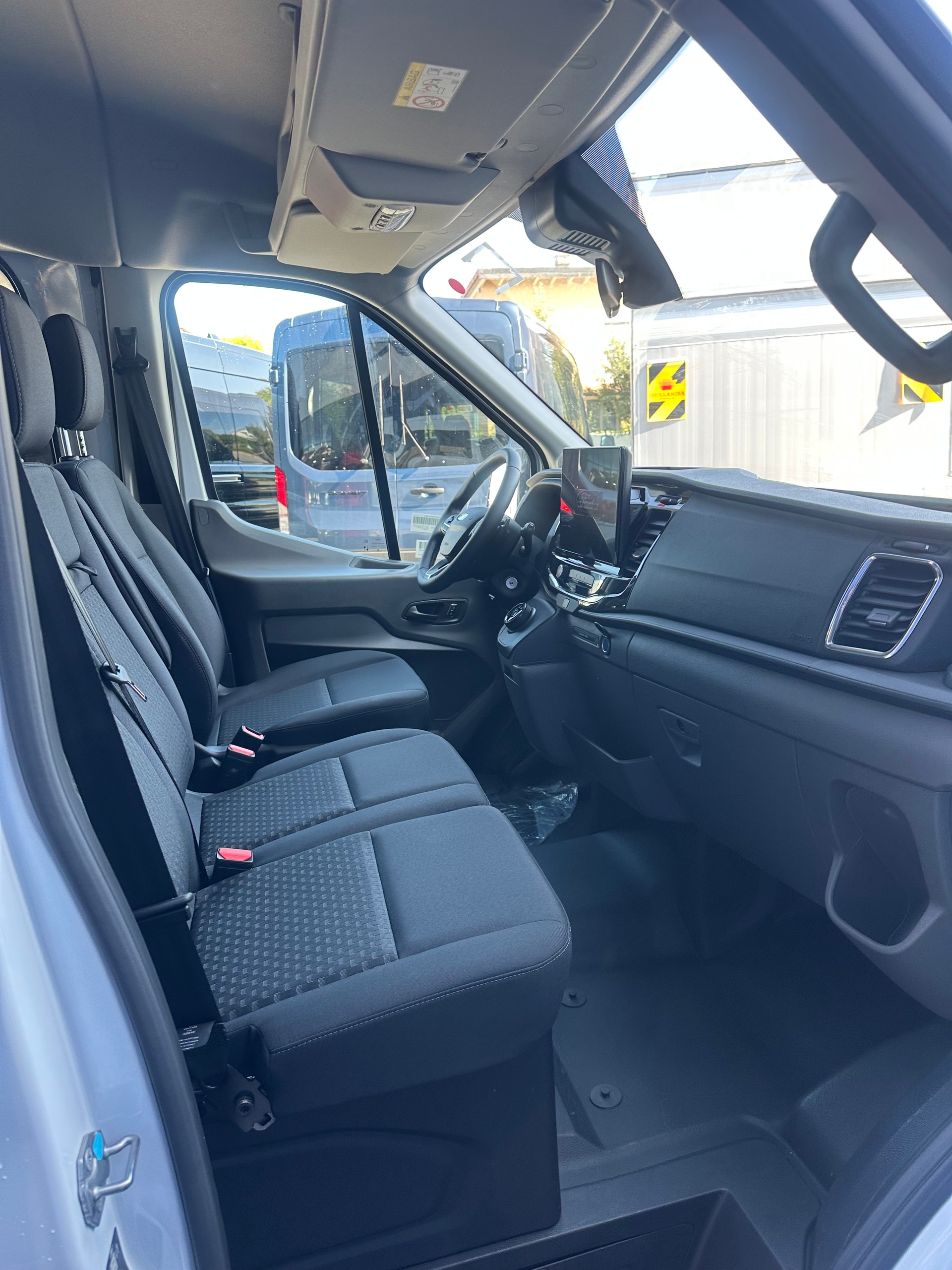 FORD Transit combi 350 L2 2.0 EcoBl Trend/130CV/Aut/FWD-image-12