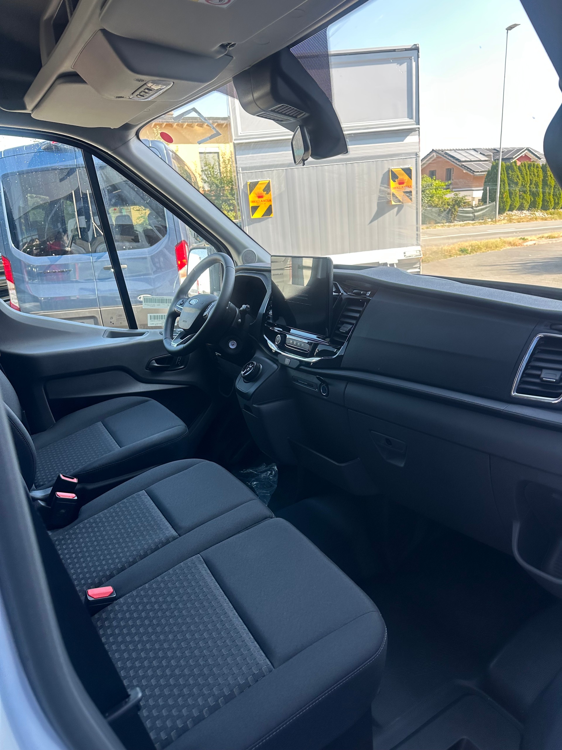 FORD Transit combi 350 L2 2.0 EcoBl Trend/130CV/Aut/FWD-image-11