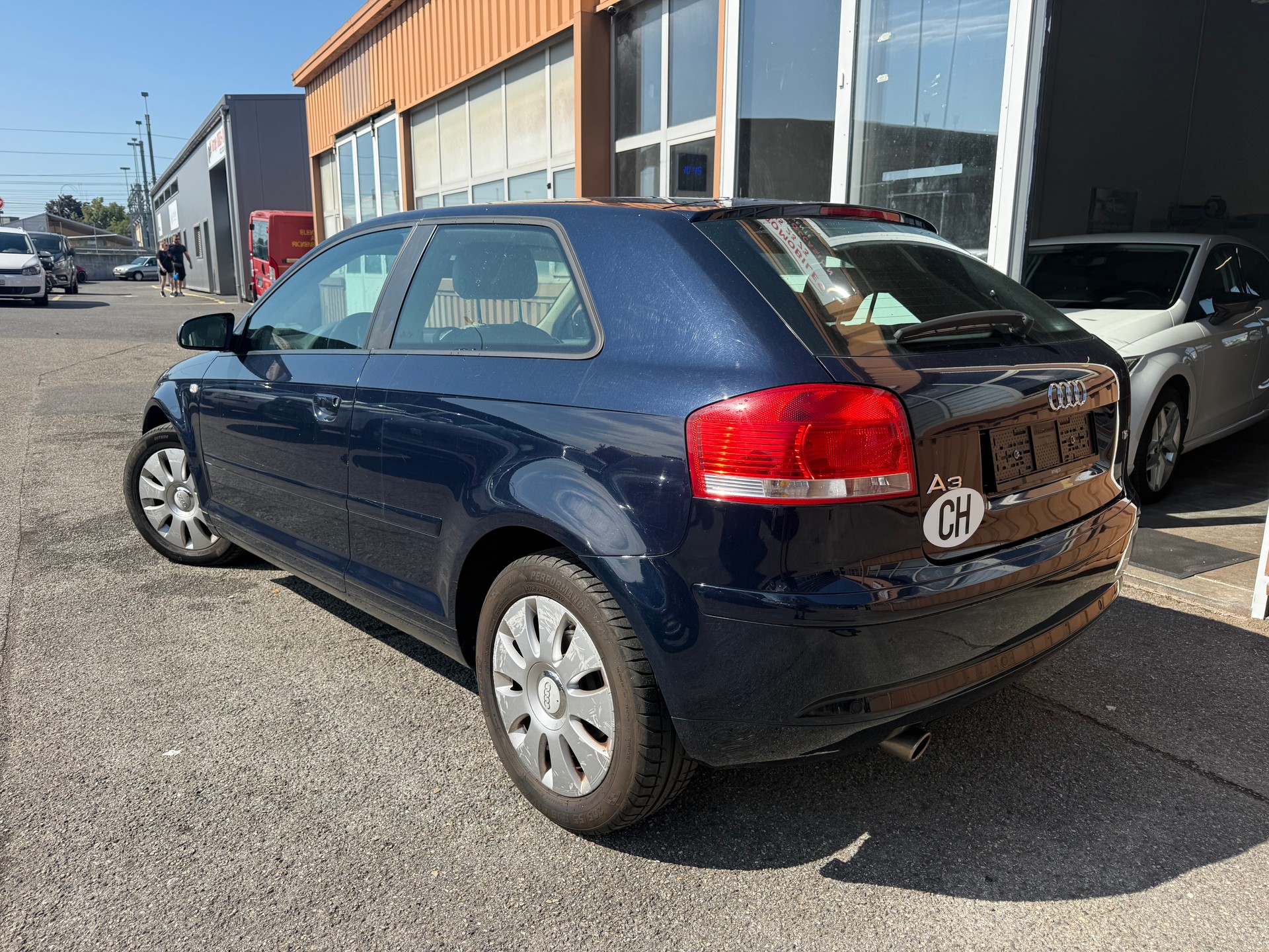 AUDI A3 1.6 Ambition-image-2