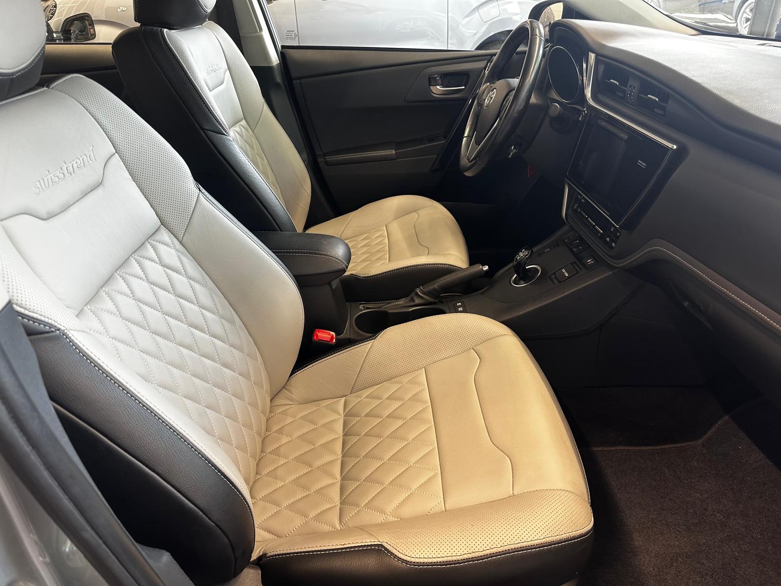 TOYOTA Auris Touring Sports 1.8 HSD Terra-image-13