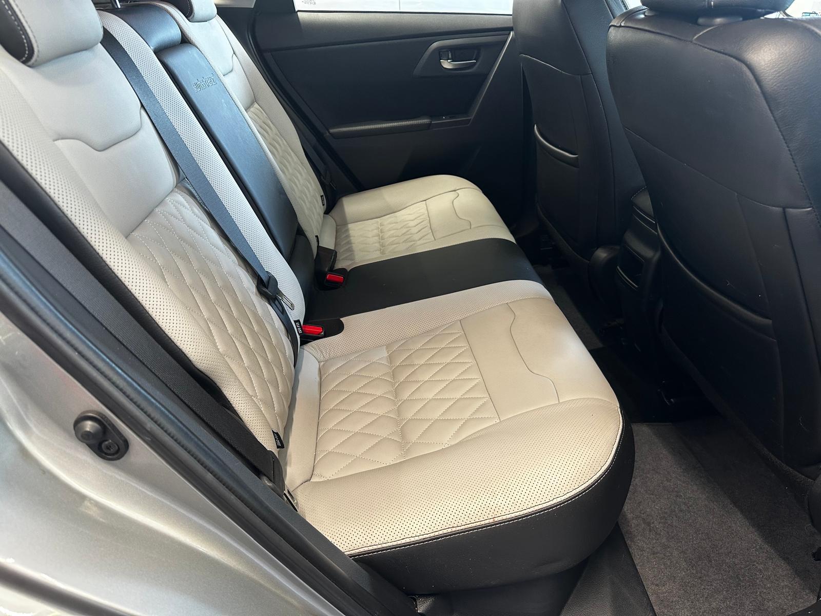 TOYOTA Auris Touring Sports 1.8 HSD Terra-image-11