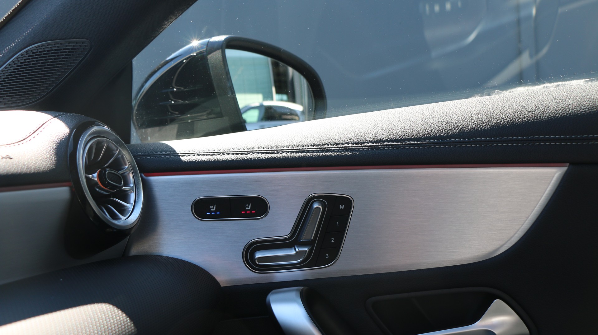 MERCEDES-BENZ CLA 35 AMG 4Matic Shooting Brake-image-12