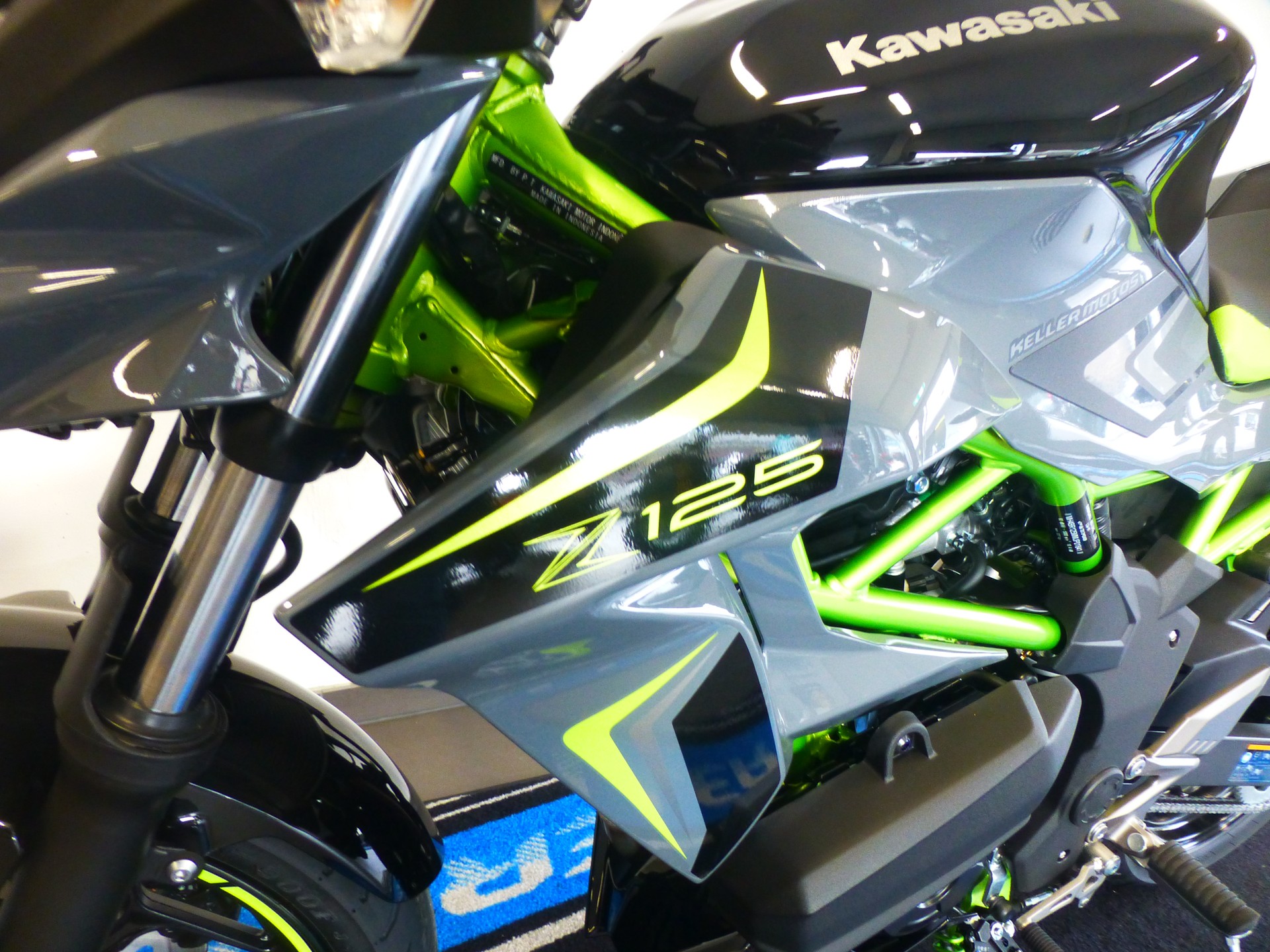 KAWASAKI Z 125-image-4