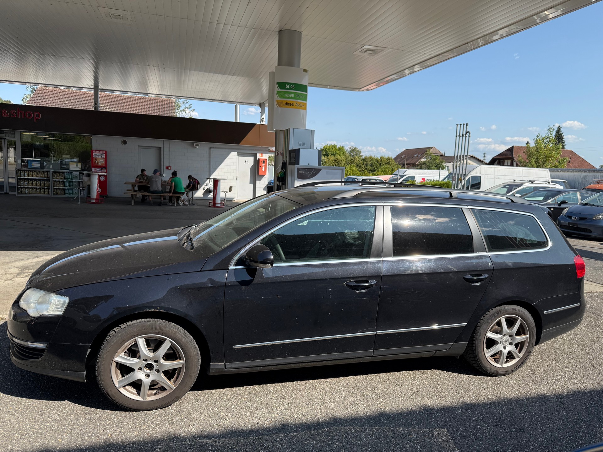 VW Passat Variant 1.8 TSI Trendline Tiptronic-image-1