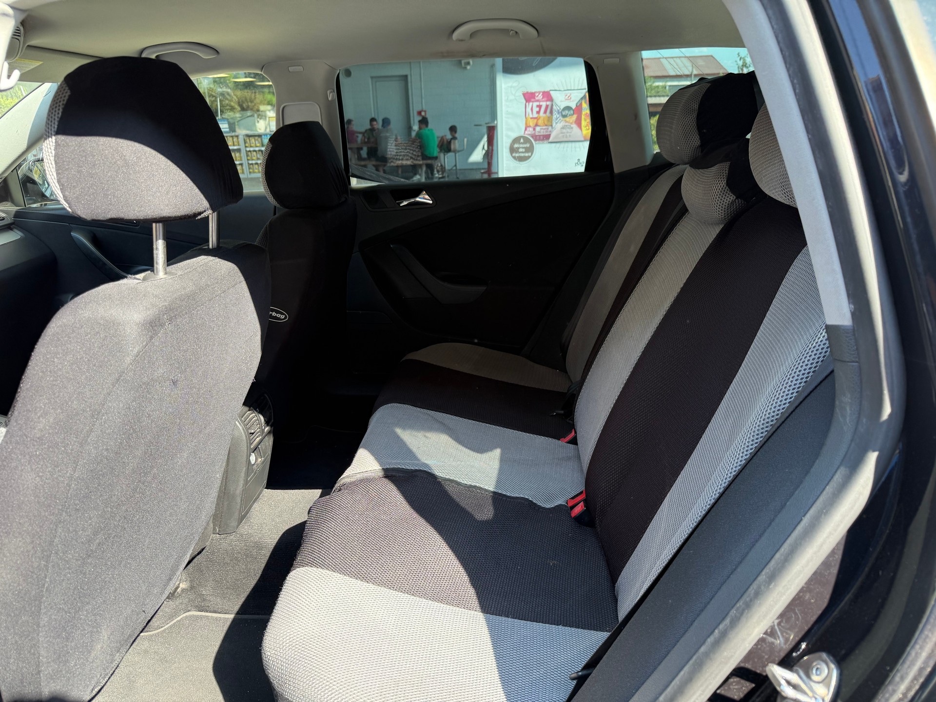 VW Passat Variant 1.8 TSI Trendline Tiptronic-image-9