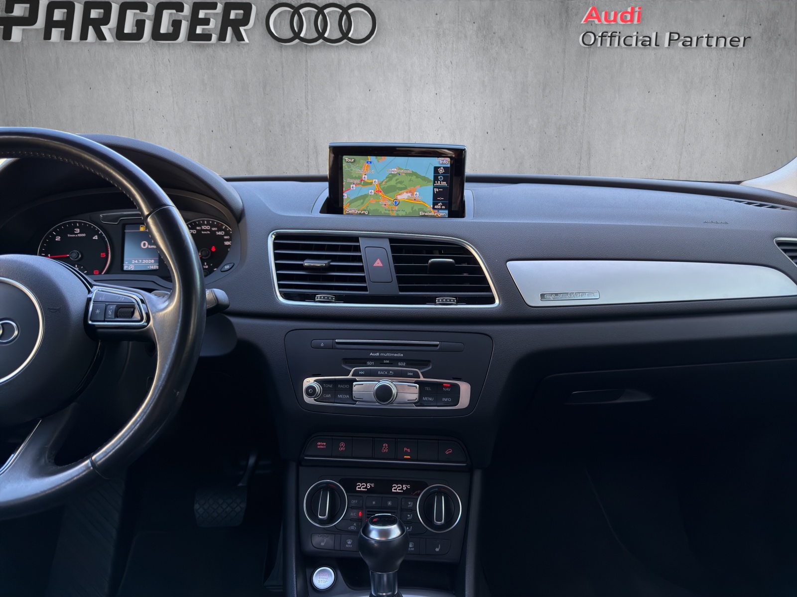 AUDI Q3 2.0 TDI sport quattro S-tronic-image-11