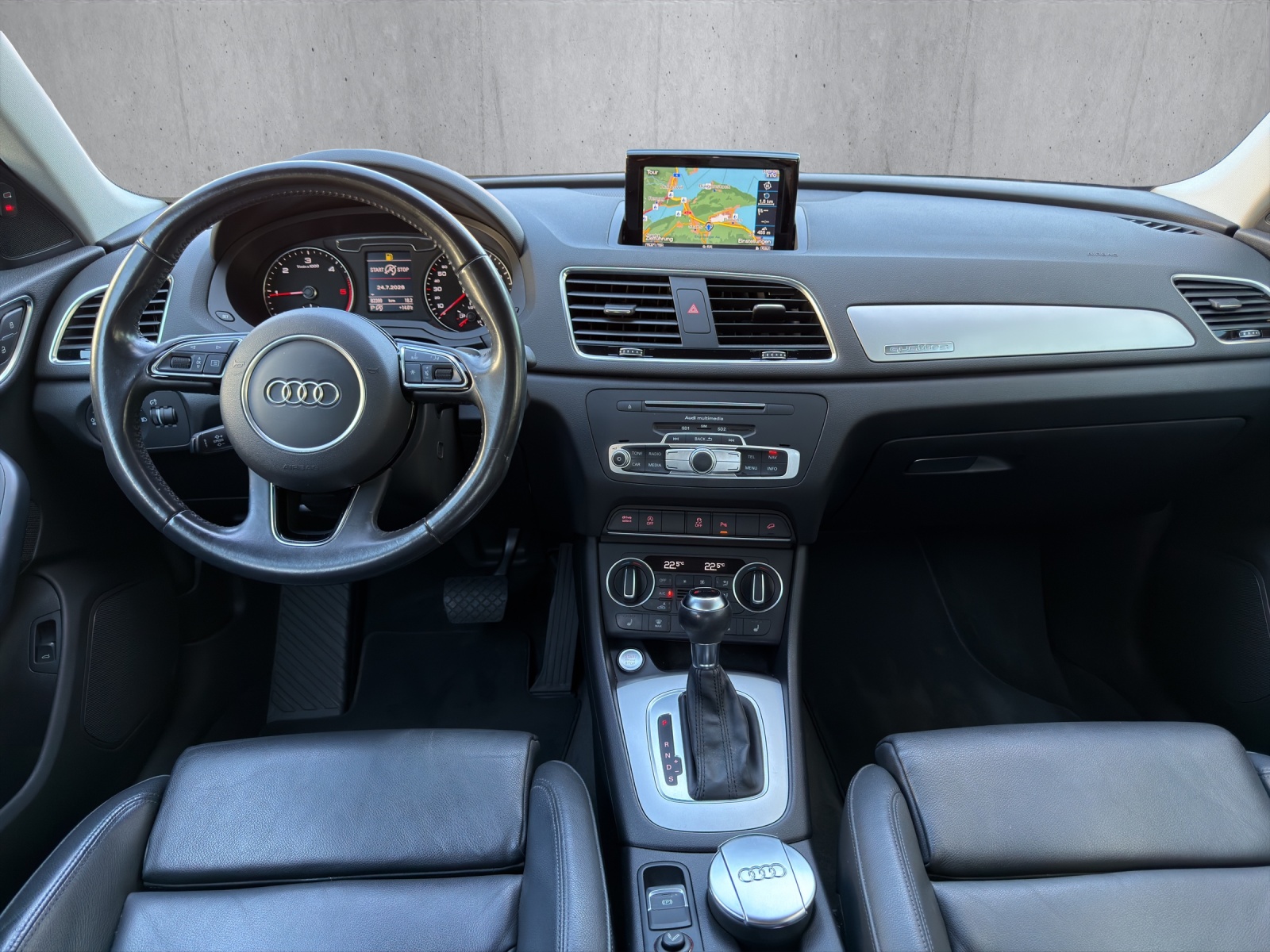 AUDI Q3 2.0 TDI sport quattro S-tronic-image-9