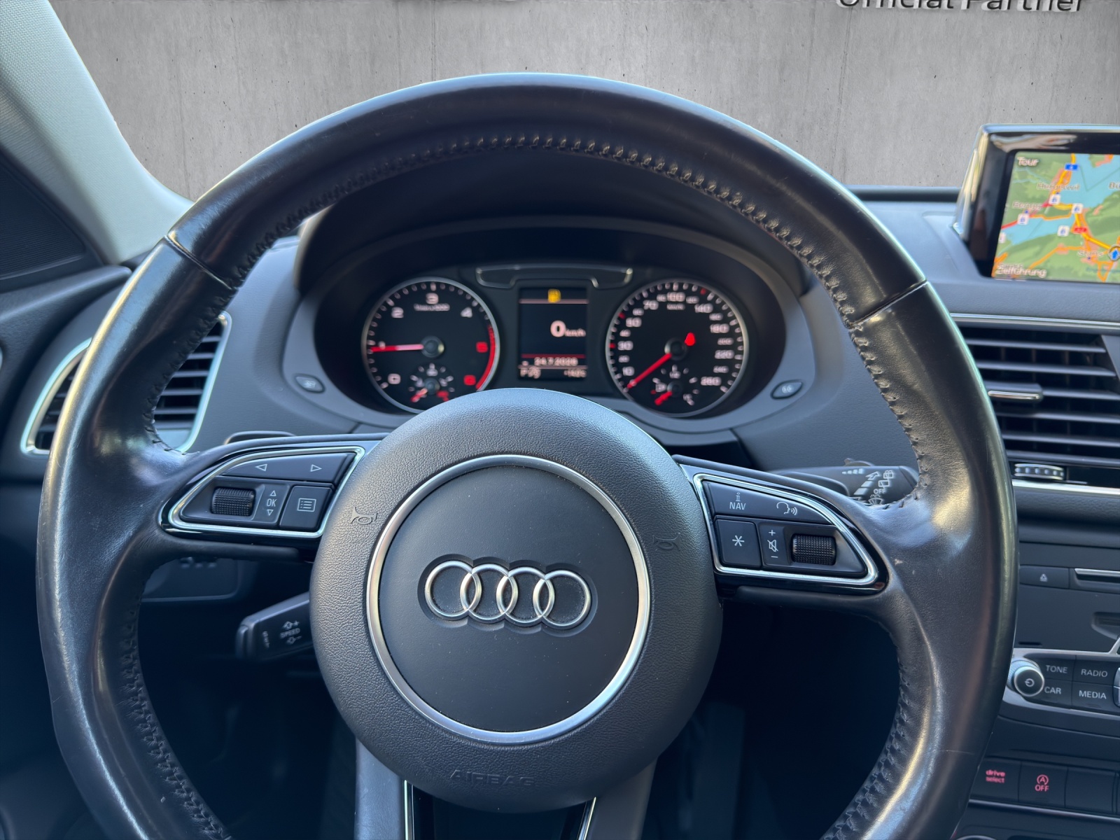 AUDI Q3 2.0 TDI sport quattro S-tronic-image-10