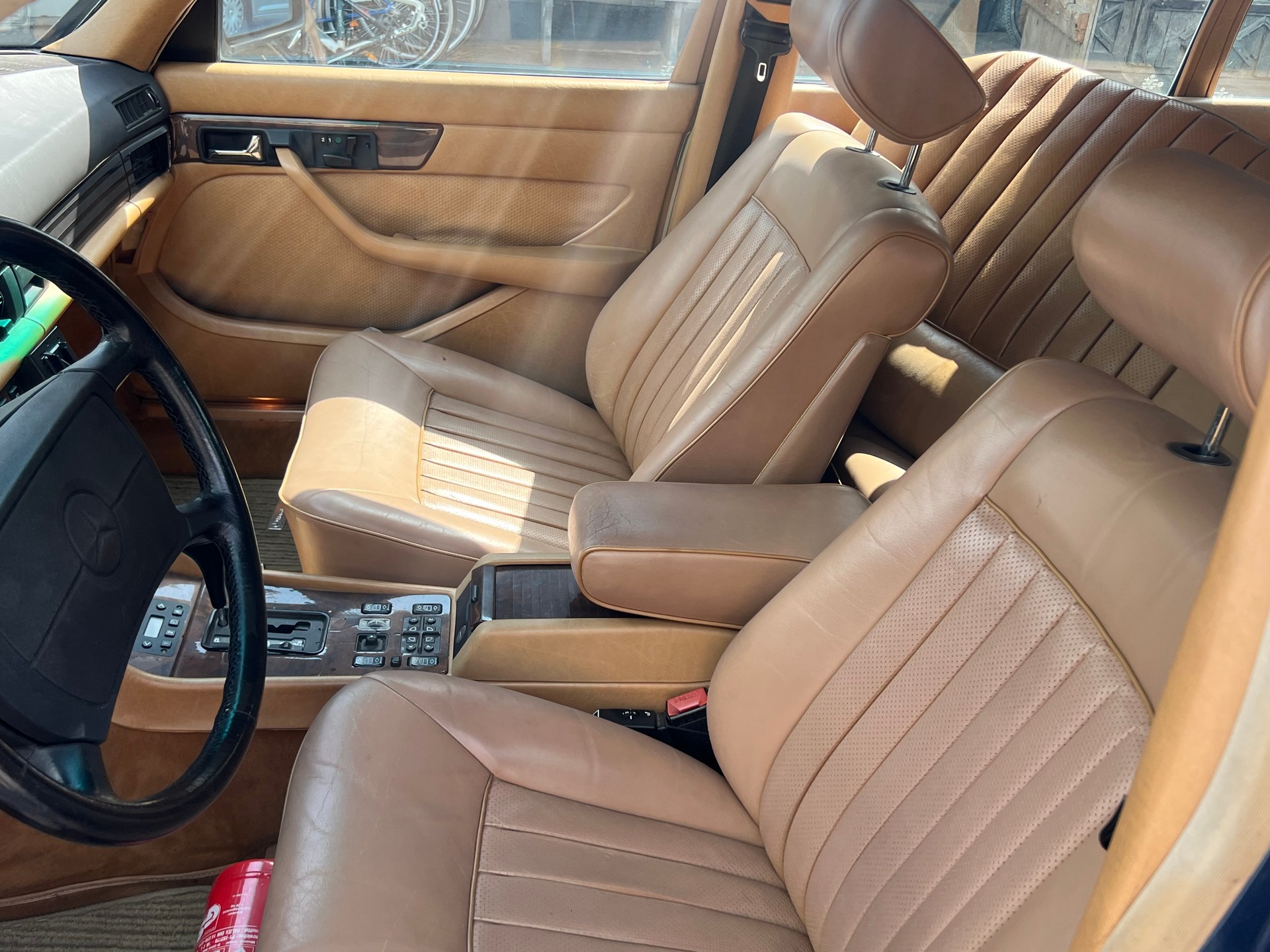 MERCEDES-BENZ 560 SEL-image-7