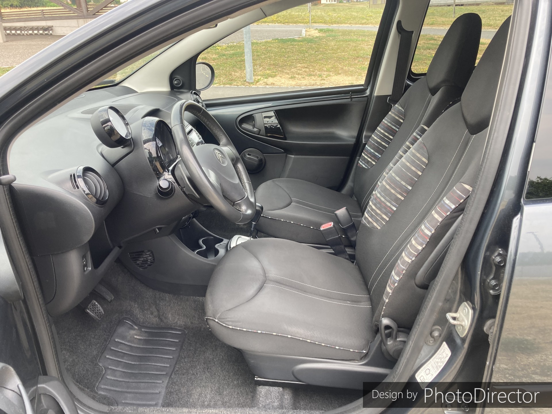 CITROEN C1 1.0i Exclusive EGS-image-4