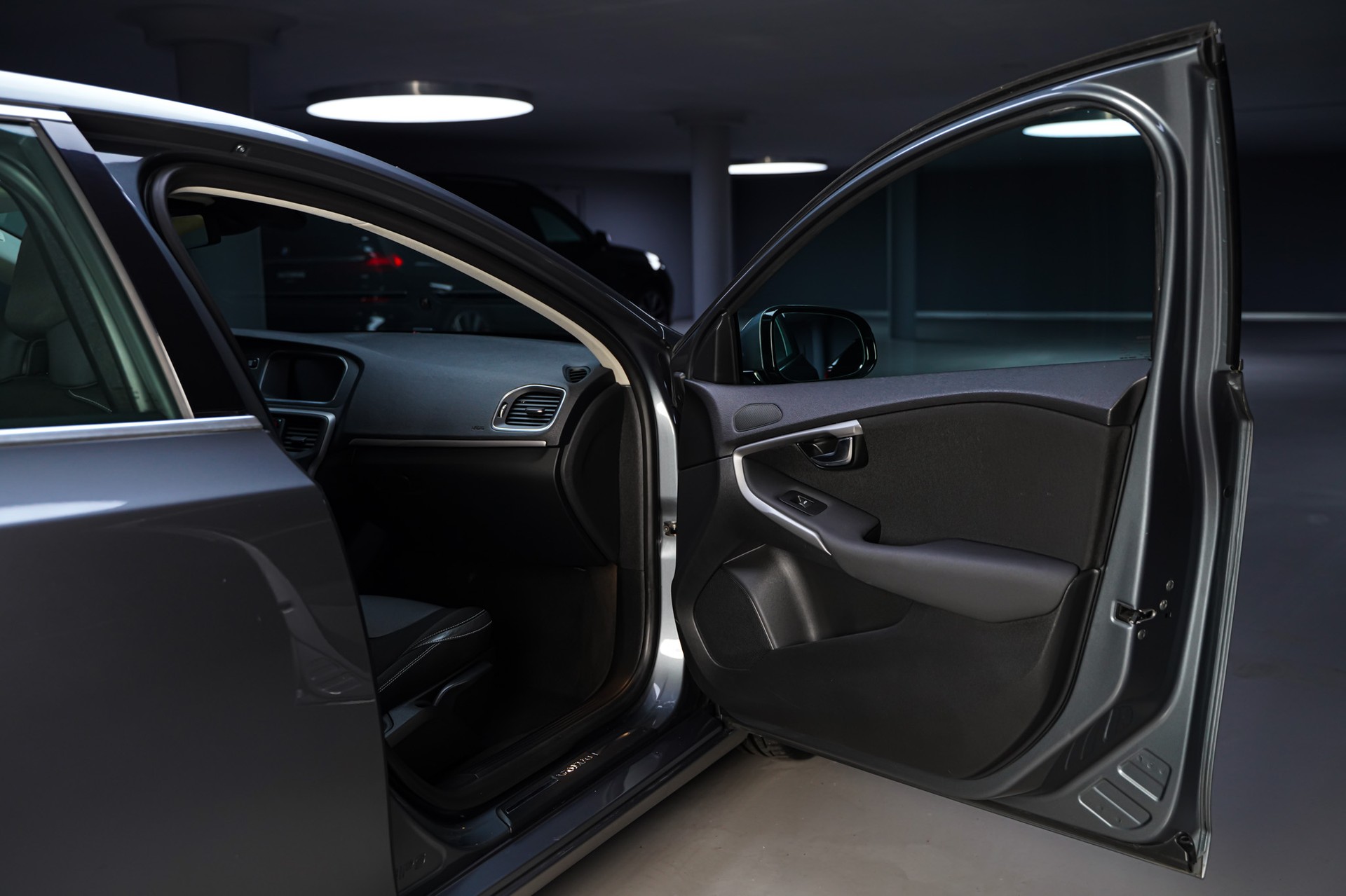 VOLVO V40 D4 Momentum Geartronic-image-15