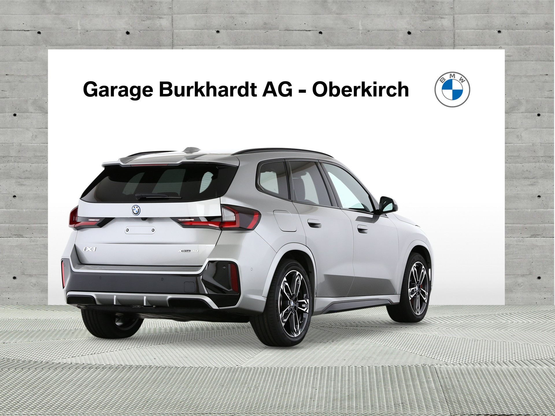 BMW iX1 xDrive 30 M Sport Pro-image-1