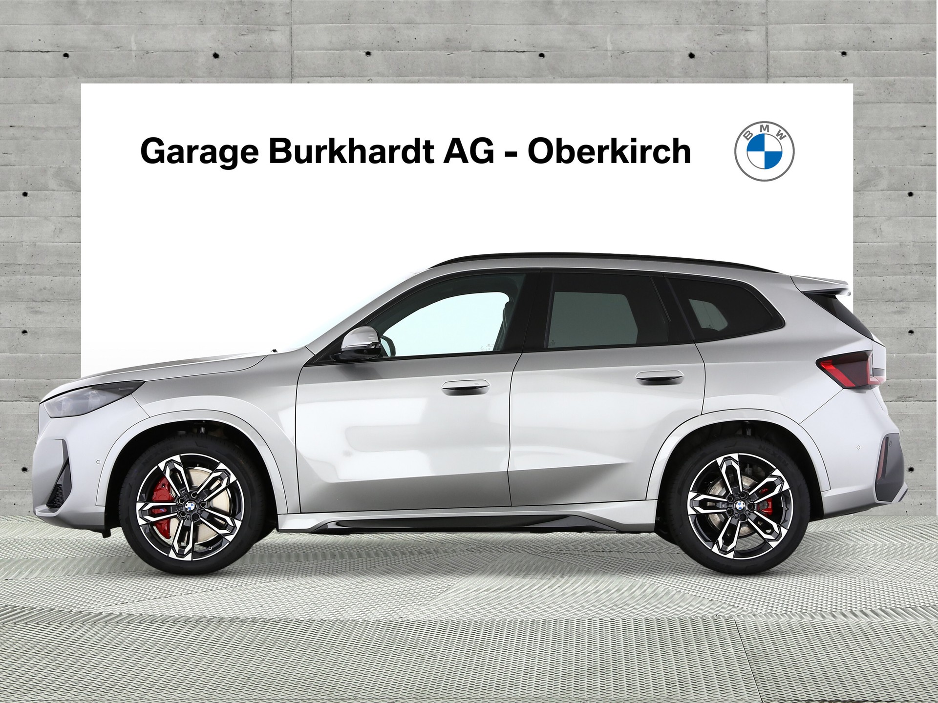 BMW iX1 xDrive 30 M Sport Pro-image-2