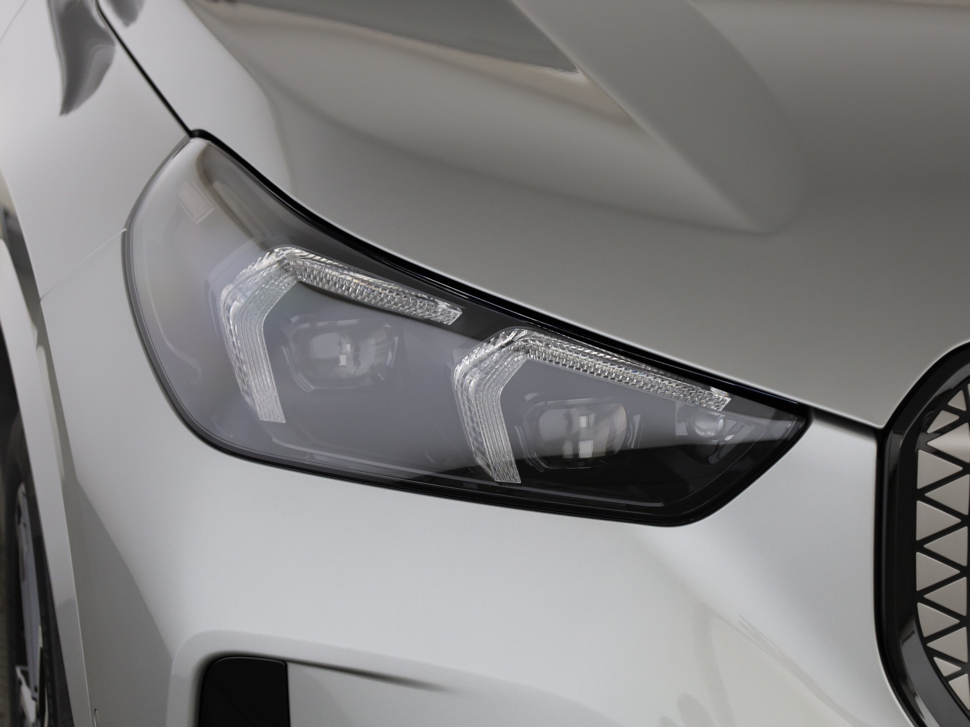 BMW iX1 xDrive 30 M Sport Pro-image-5