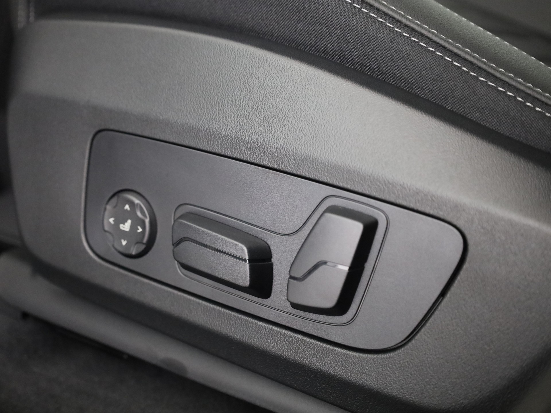 BMW iX1 xDrive 30 M Sport Pro-image-11