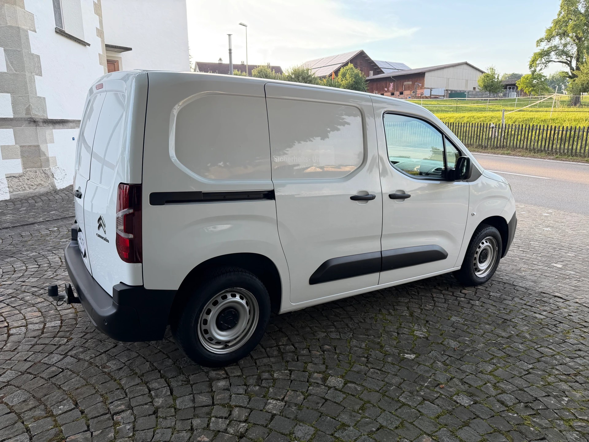 CITROEN Berlingo Van 1.5 Blue HDi / Ab MFK / Service gepflegt/ 36 Monate Garantie/ Anhängerkupplung 1350kg / Klima / Tempomat-image-4