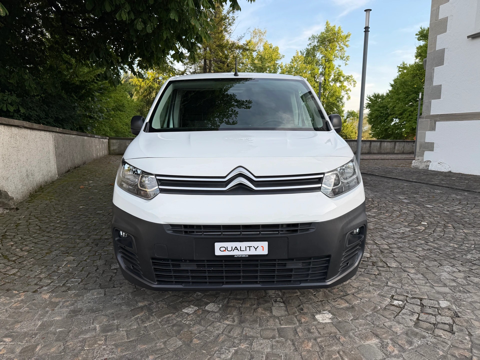CITROEN Berlingo Van 1.5 Blue HDi / Ab MFK / Service gepflegt/ 36 Monate Garantie/ Anhängerkupplung 1350kg / Klima / Tempomat-image-1