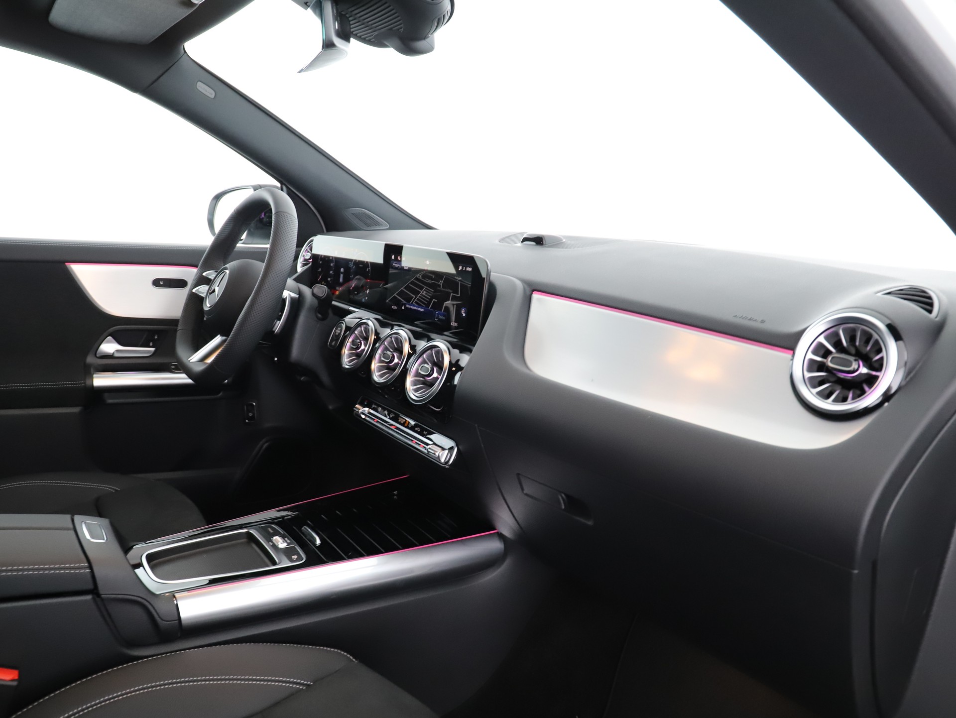 MERCEDES-BENZ GLA 200 Night Star 7G-D-image-11
