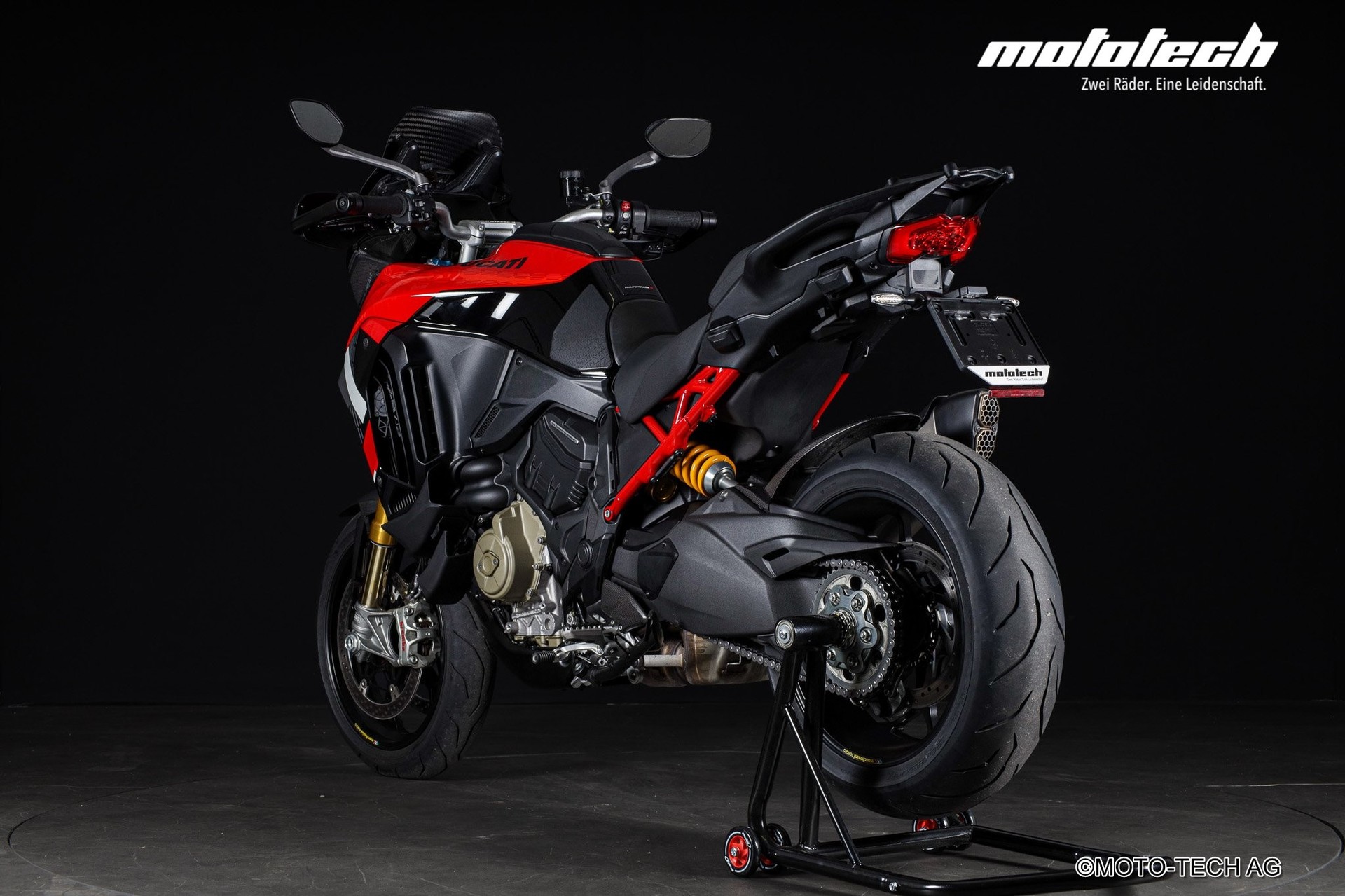 DUCATI Multistrada V4 Pikes Peak-showroom-element-3