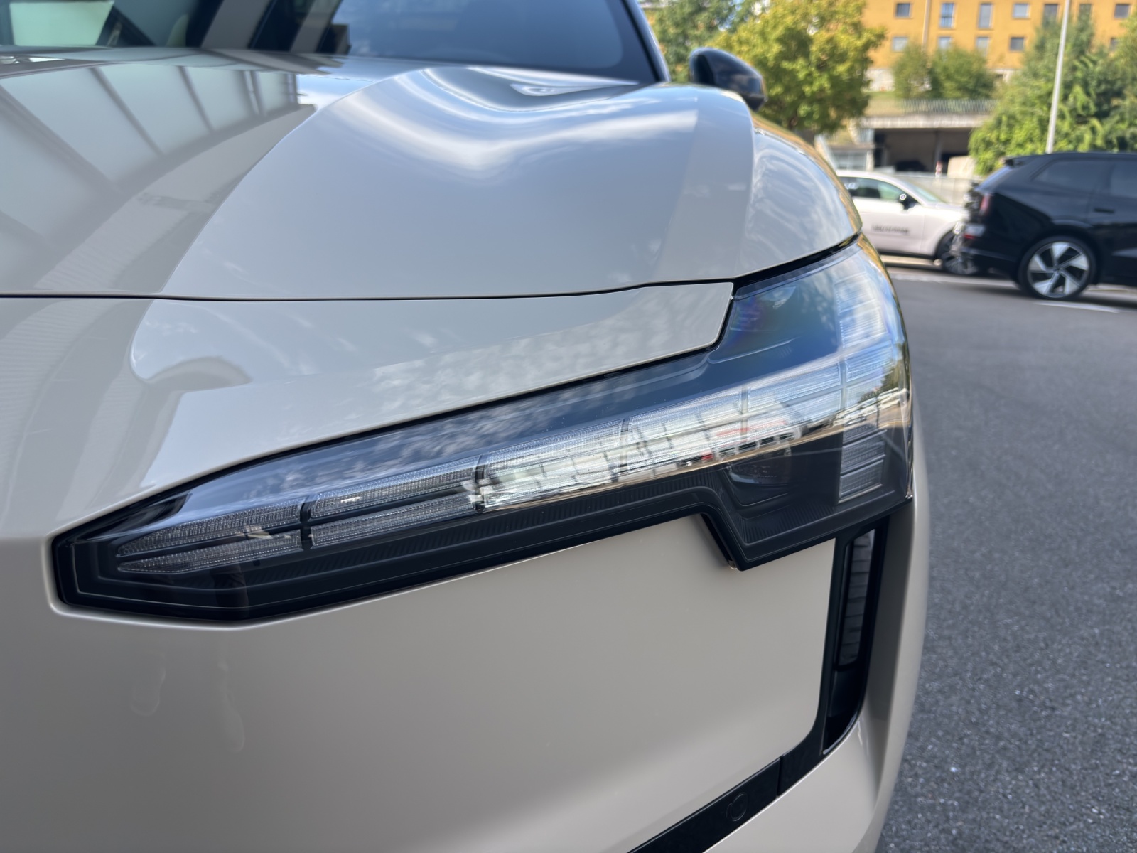 VOLVO EX30 P8 Ultra AWD-image-13