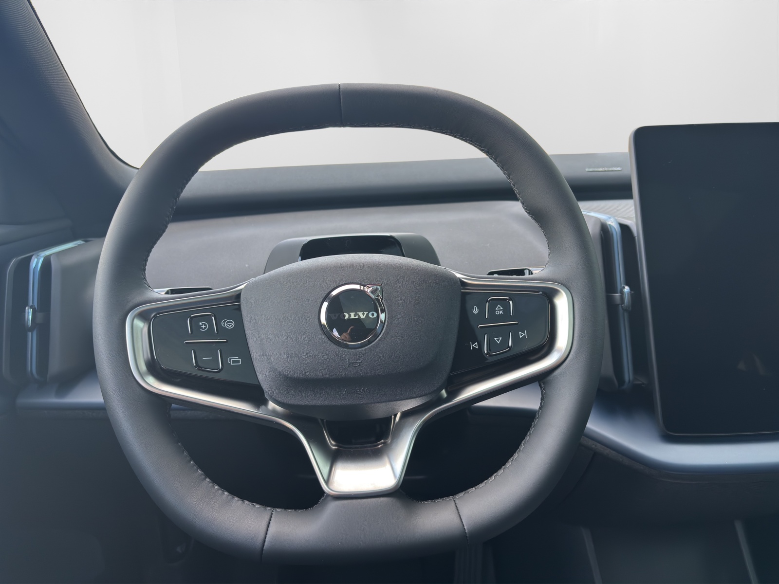 VOLVO EX30 P8 Ultra AWD-image-7