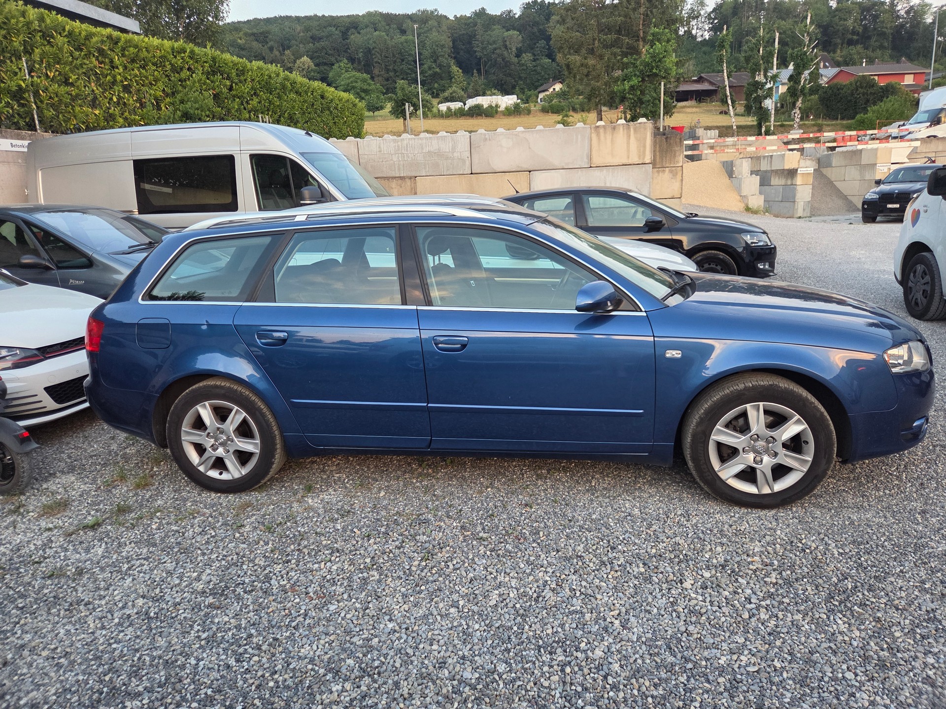 AUDI A4 Avant 2.0 TDI-image-3