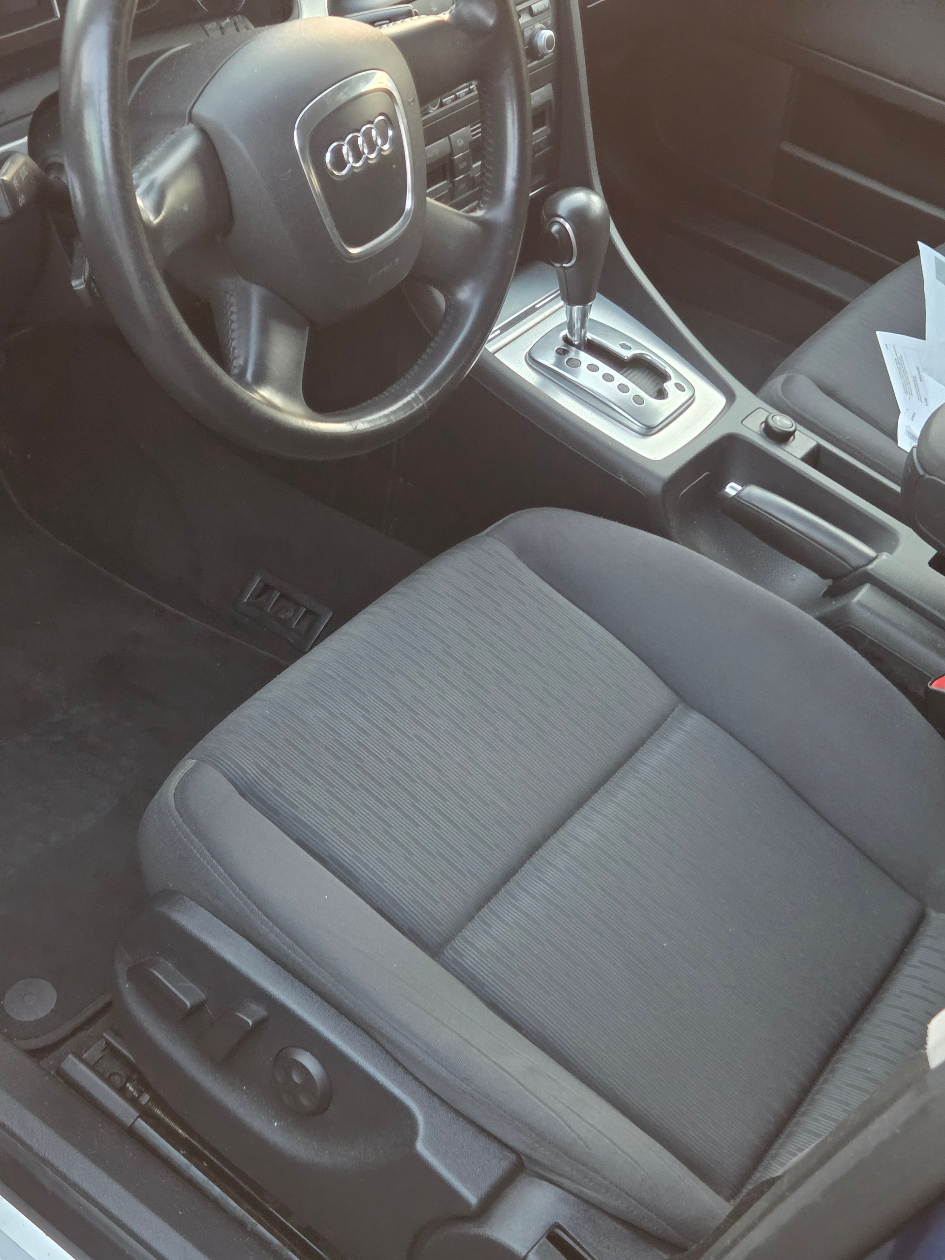 AUDI A4 Avant 2.0 TDI-image-5