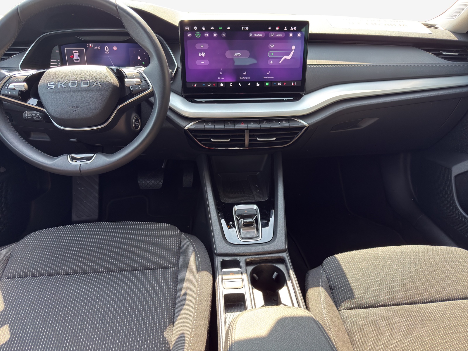 SKODA Octavia Combi 1.5 TSI mHEV DSG Dynamic-image-10