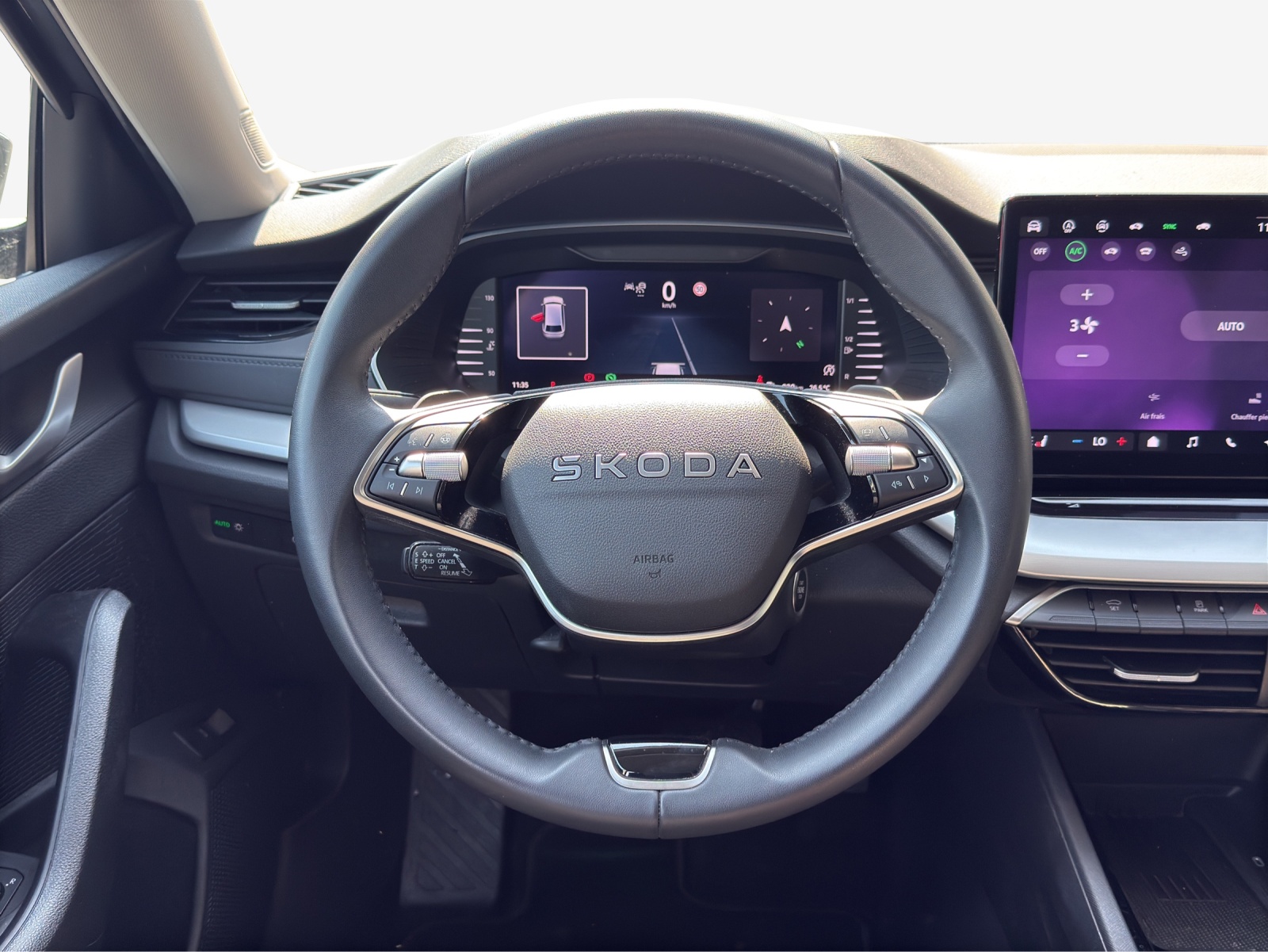 SKODA Octavia Combi 1.5 TSI mHEV DSG Dynamic-image-9