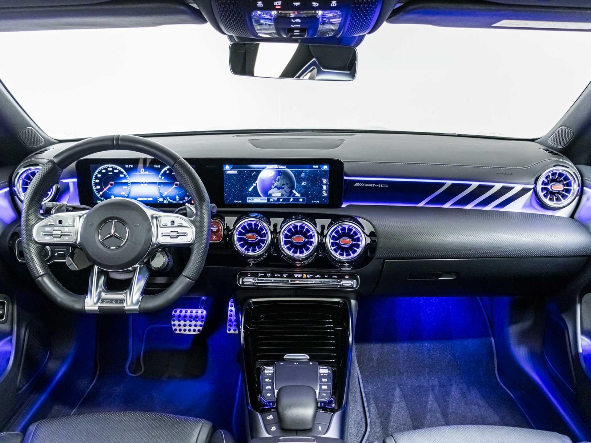 MERCEDES-BENZ CLA 35 4MATIC Shooting Brake-image-11