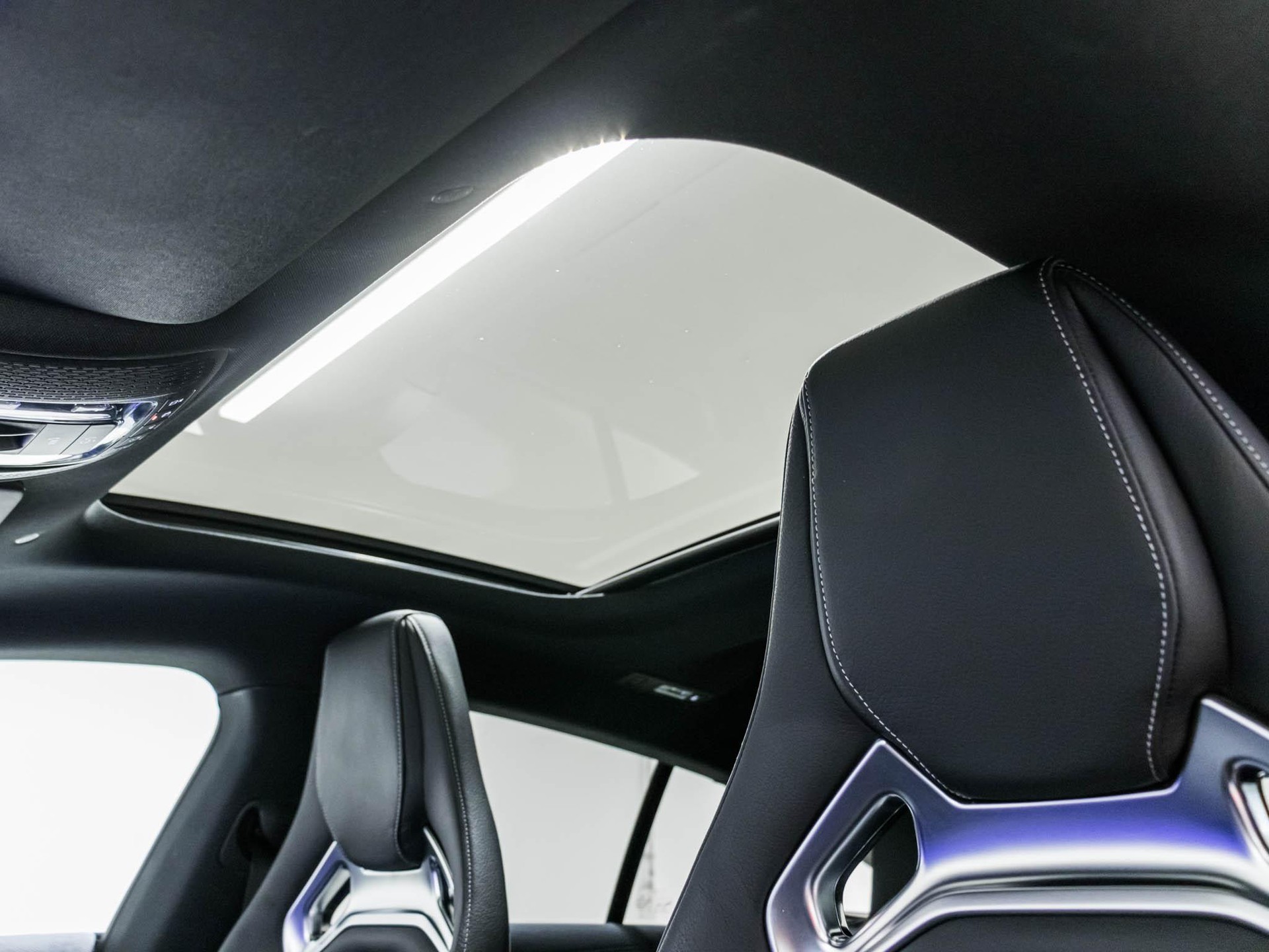 MERCEDES-BENZ CLA 35 4MATIC Shooting Brake-image-8