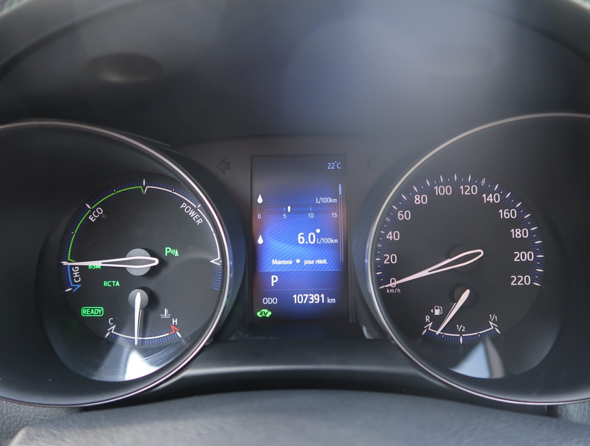 TOYOTA C-HR 1.8 HSD Trend CVT-image-14