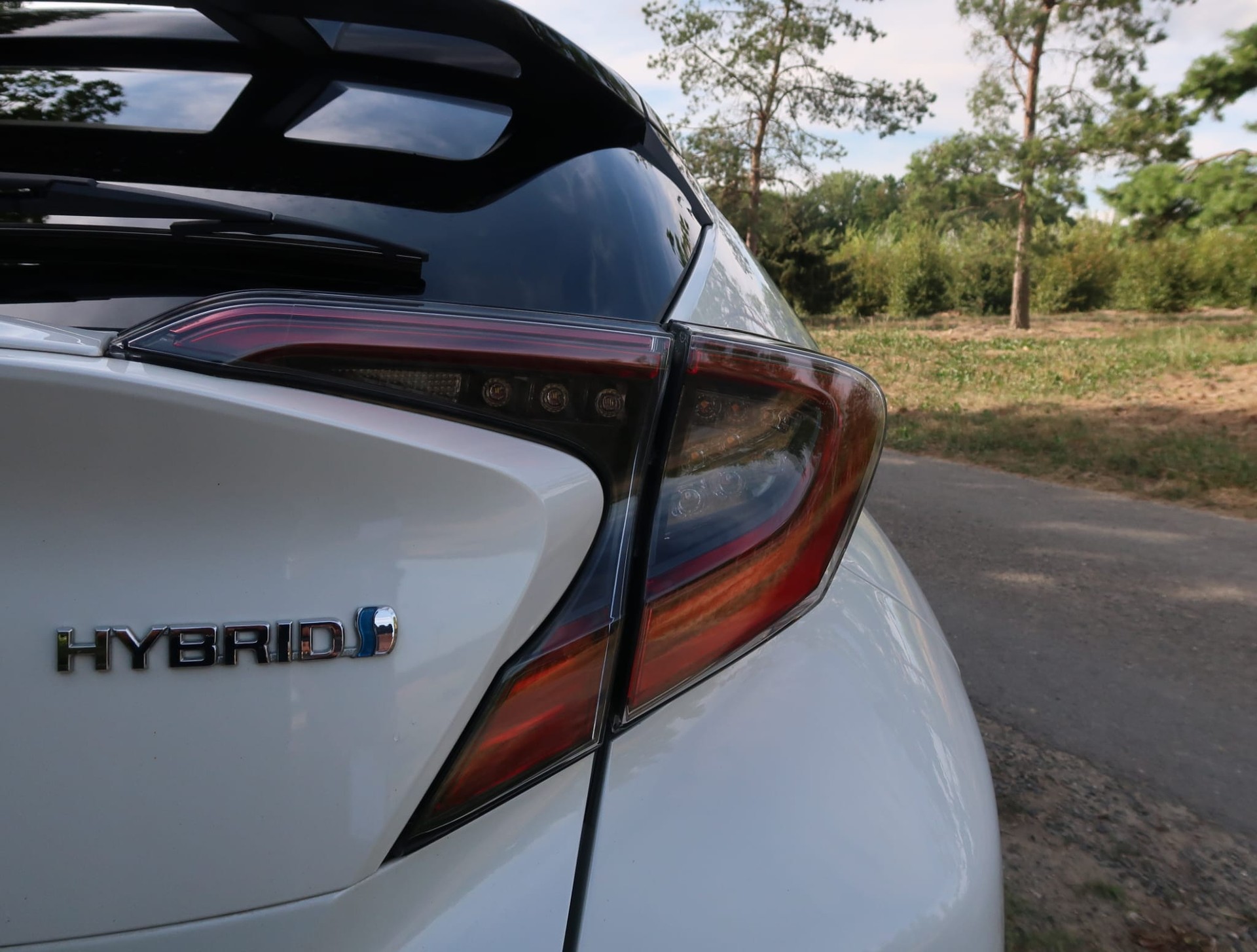 TOYOTA C-HR 1.8 HSD Trend CVT-image-7