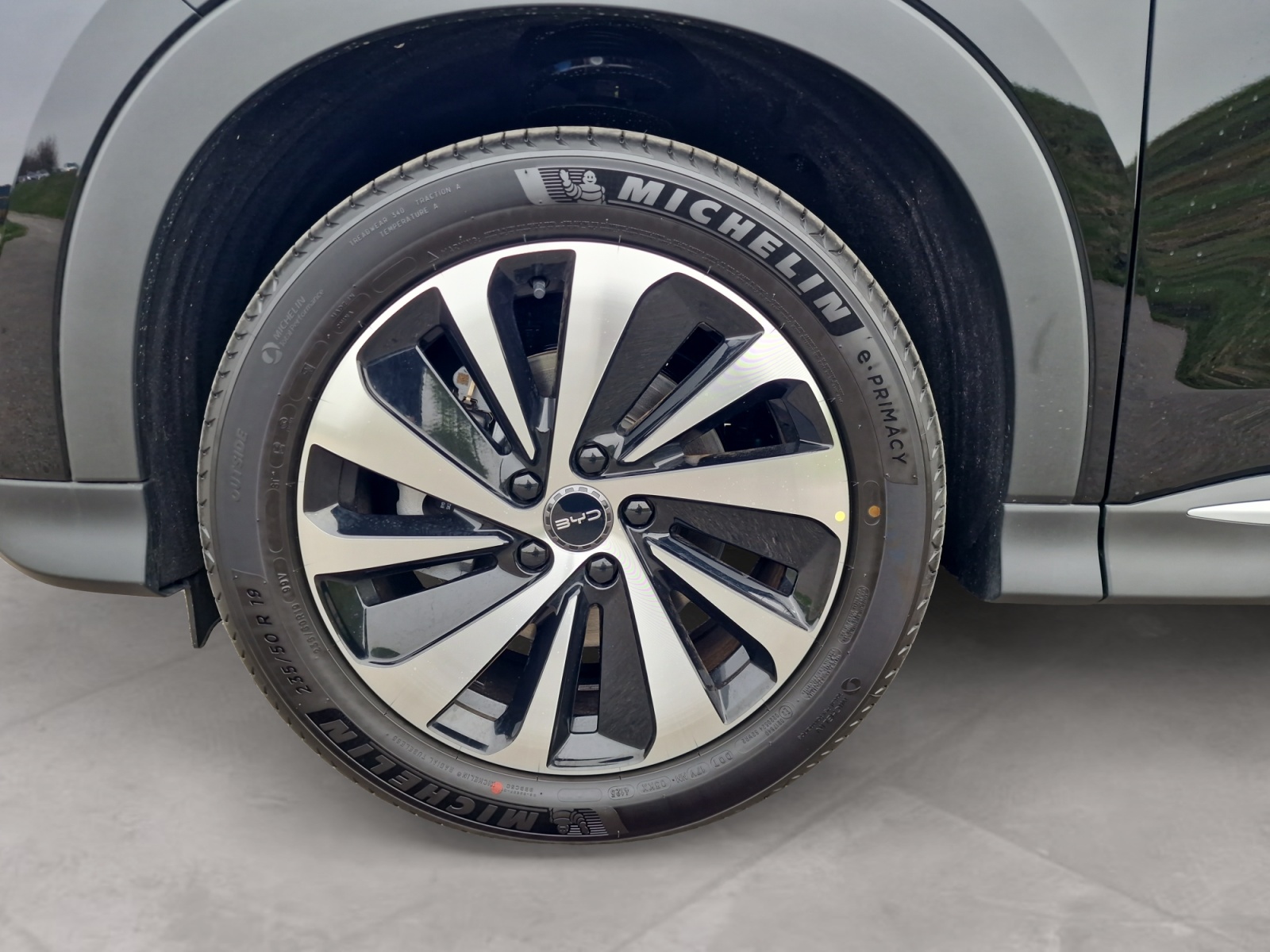 BYD Seal U DM-i Design AWD Panorama 324 PS Reichweite 70 km-image-9