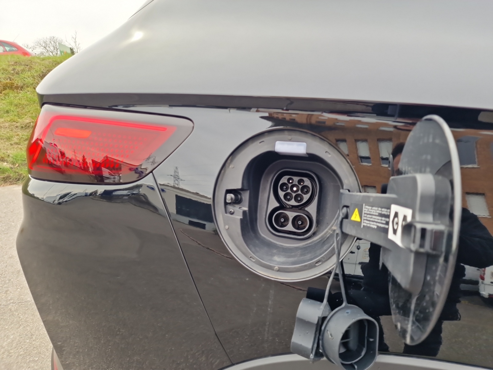 BYD Seal U DM-i Design AWD Panorama 324 PS Reichweite 70 km-image-11