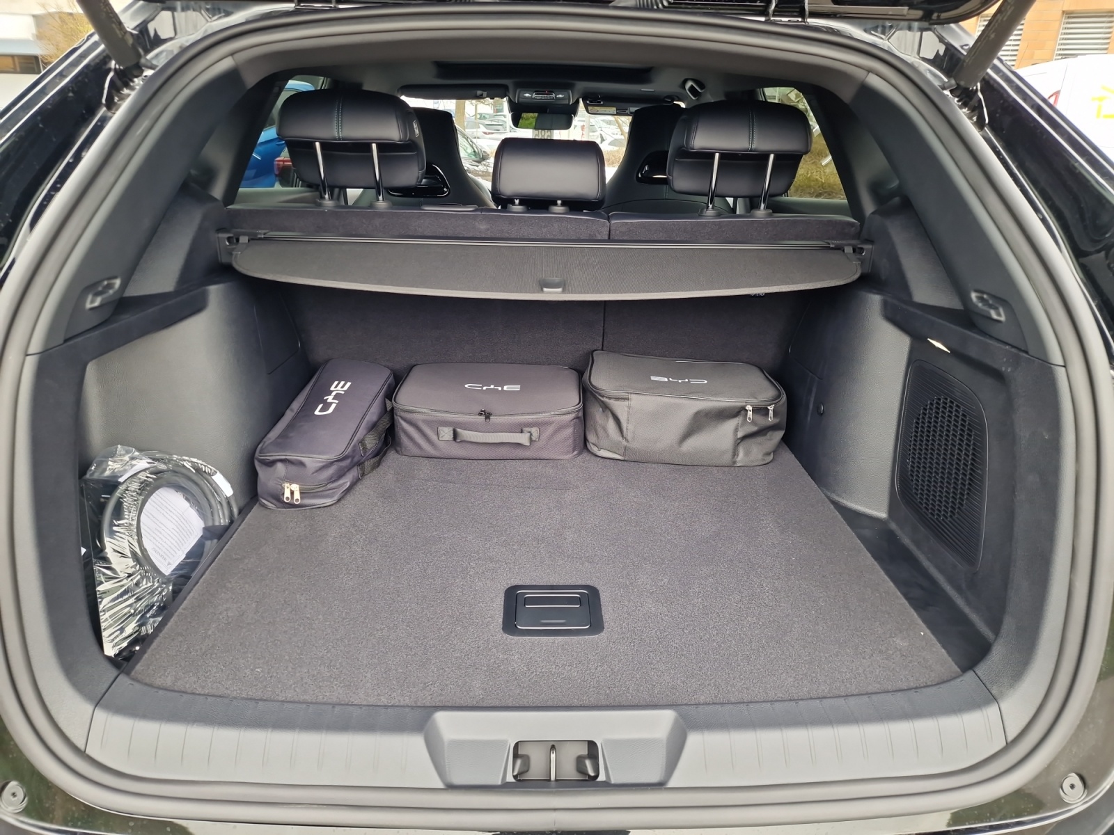 BYD Seal U DM-i Design AWD Panorama 324 PS Reichweite 70 km-image-29