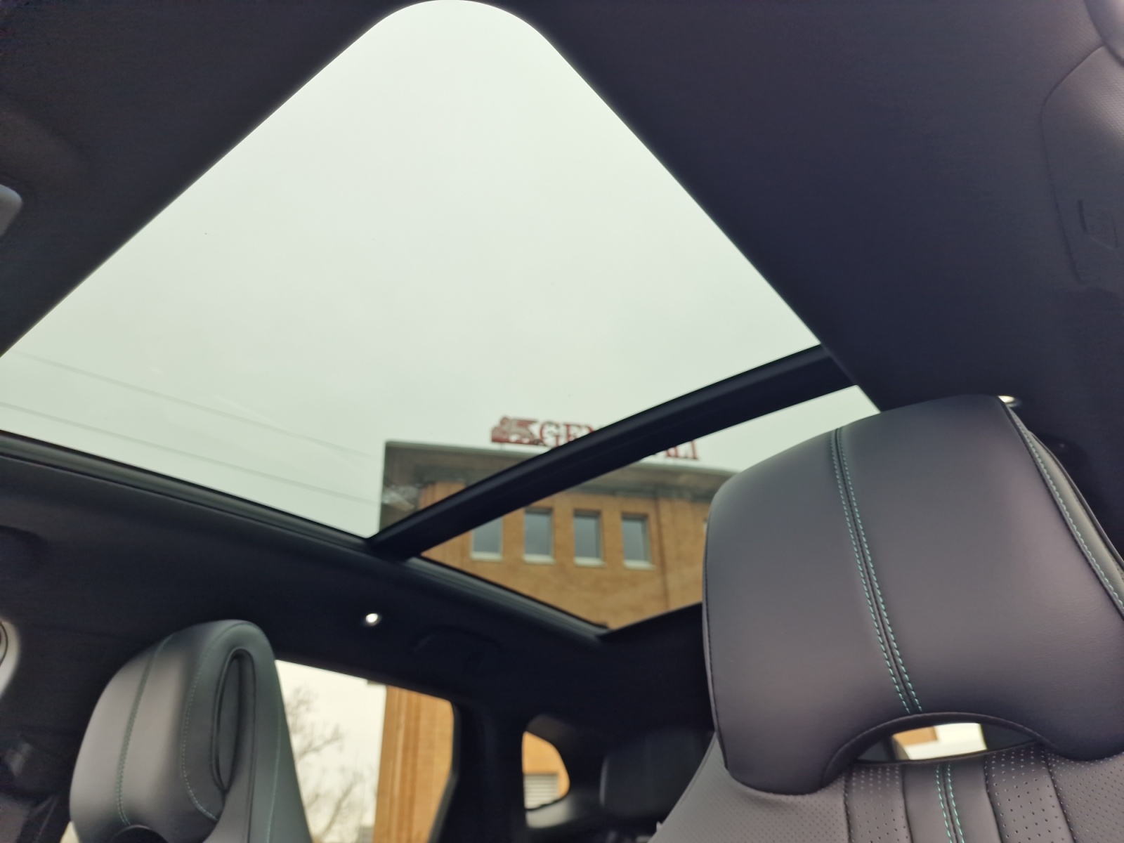 BYD Seal U DM-i Design AWD Panorama 324 PS Reichweite 70 km-image-13