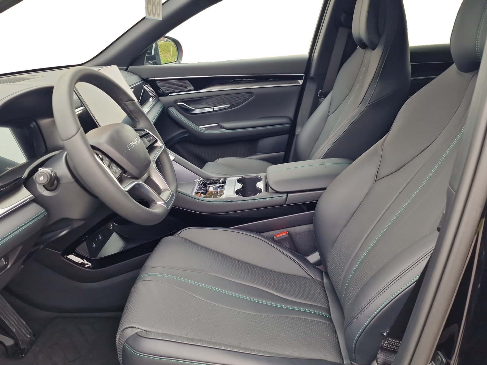 BYD Seal U DM-i Design AWD Panorama 324 PS Reichweite 70 km-image-12