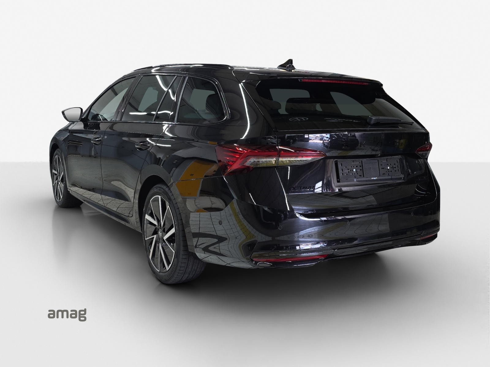 SKODA Octavia Combi 1.5 TSI mHEV DSG Sport Line-showroom-element-2