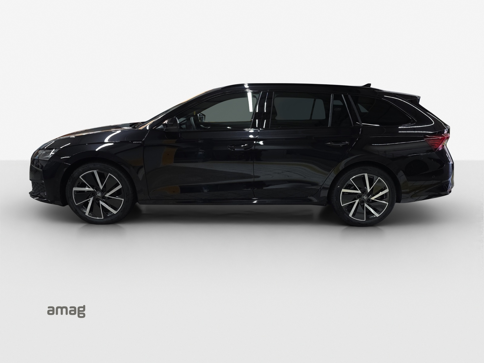 SKODA Octavia Combi 1.5 TSI mHEV DSG Sport Line-showroom-element-1
