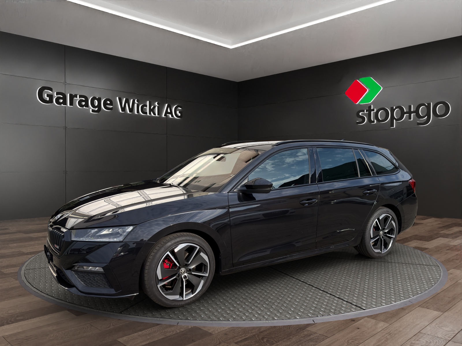 SKODA Octavia Combi 2.0 TDI DSG RS 4x4-image-0