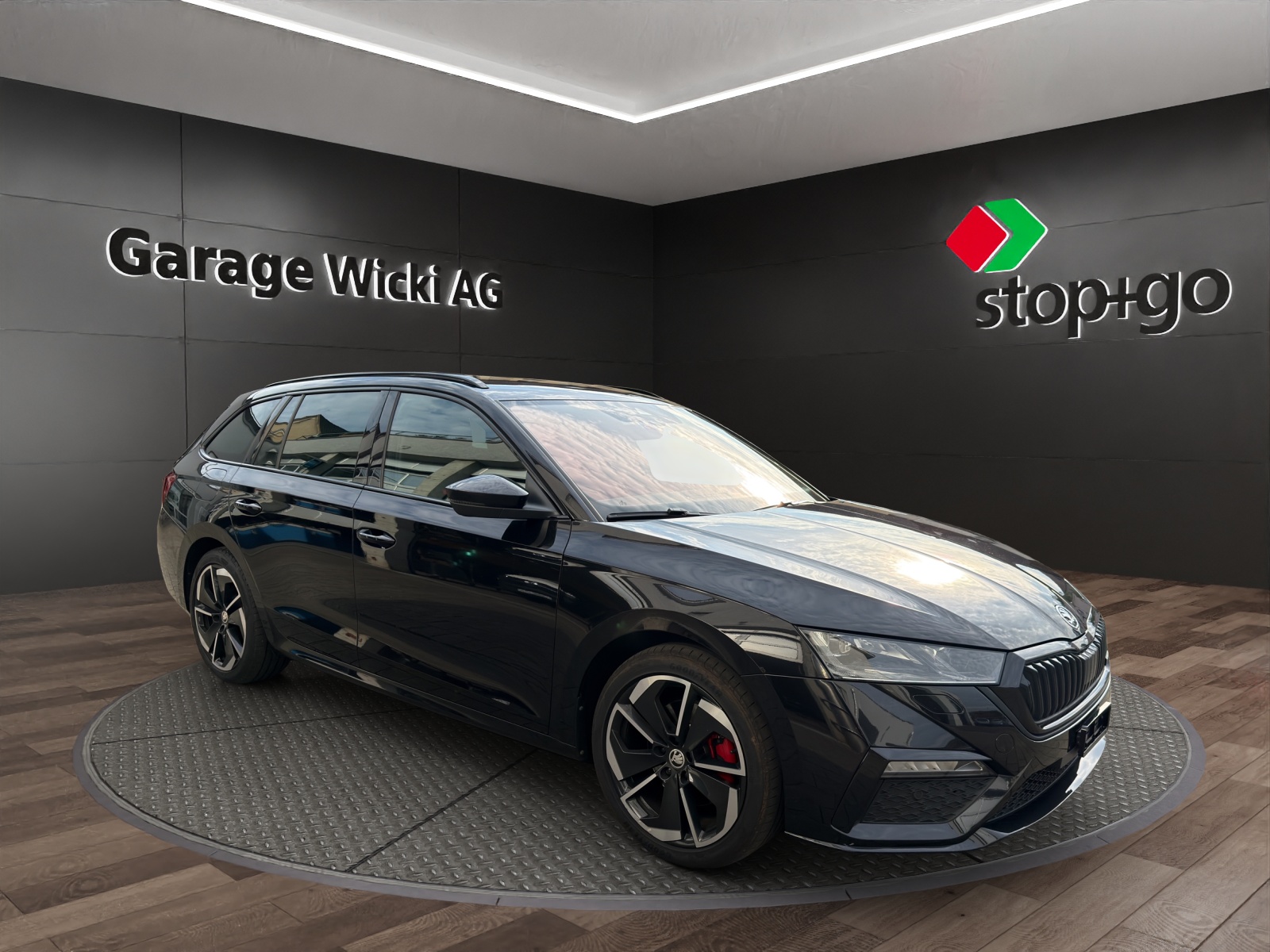 SKODA Octavia Combi 2.0 TDI DSG RS 4x4-image-6