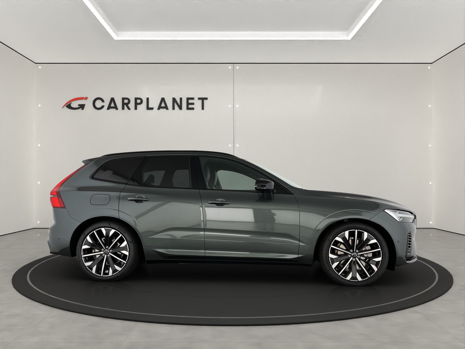 VOLVO XC60 2.0 T6 TE Ultra Dark eAWD-image-1
