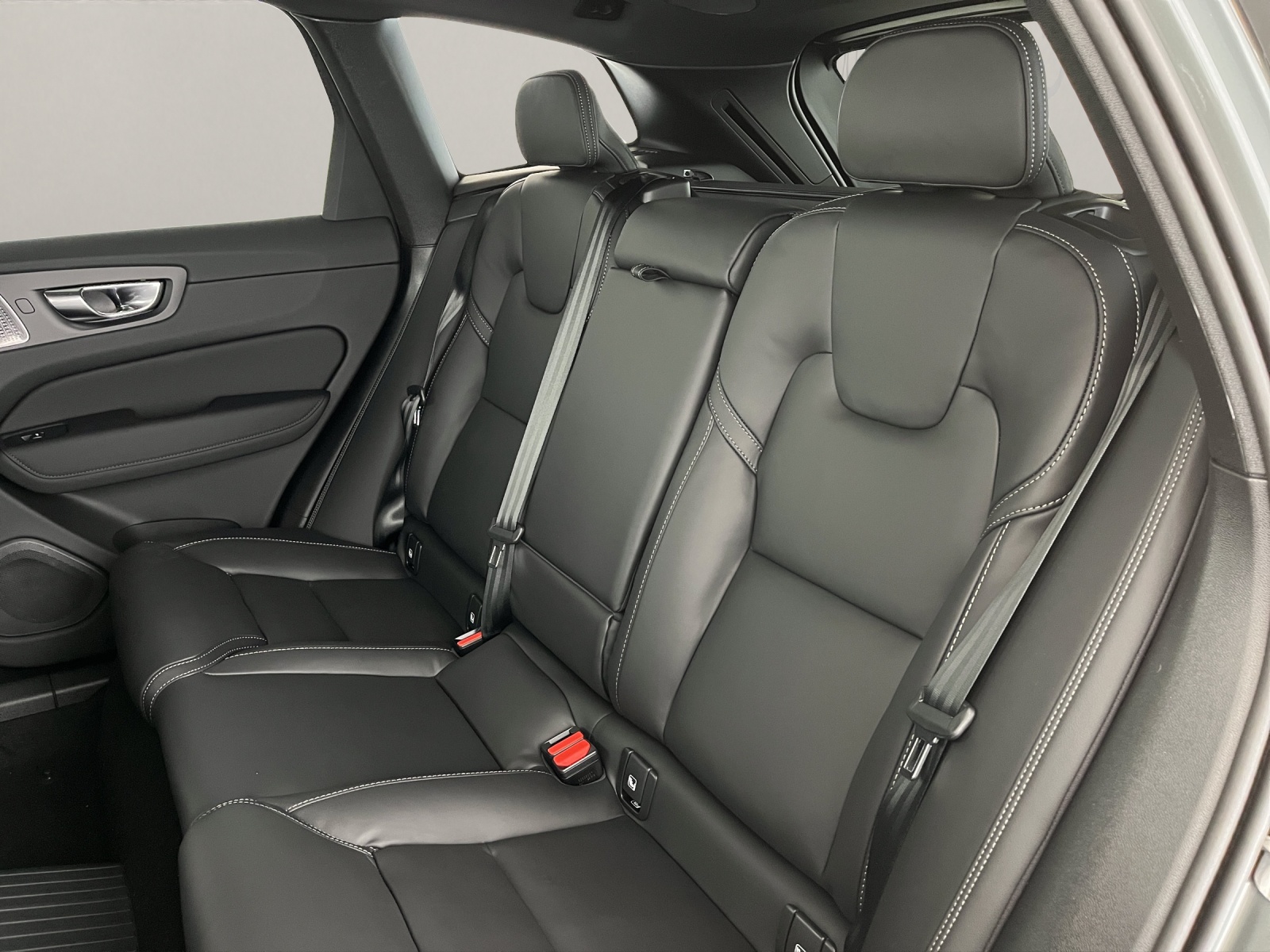 VOLVO XC60 2.0 T6 TE Ultra Dark eAWD-image-11