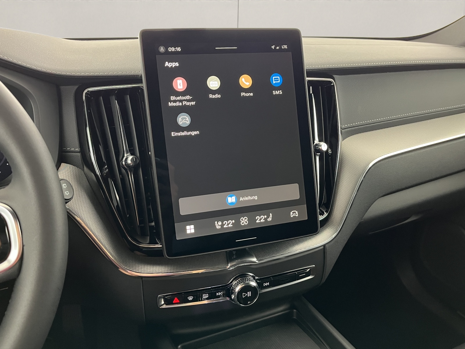 VOLVO XC60 2.0 T6 TE Ultra Dark eAWD-image-14